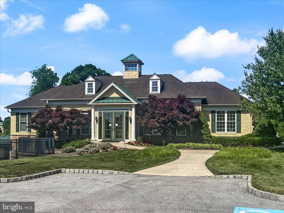 RIVERCREST - Residential