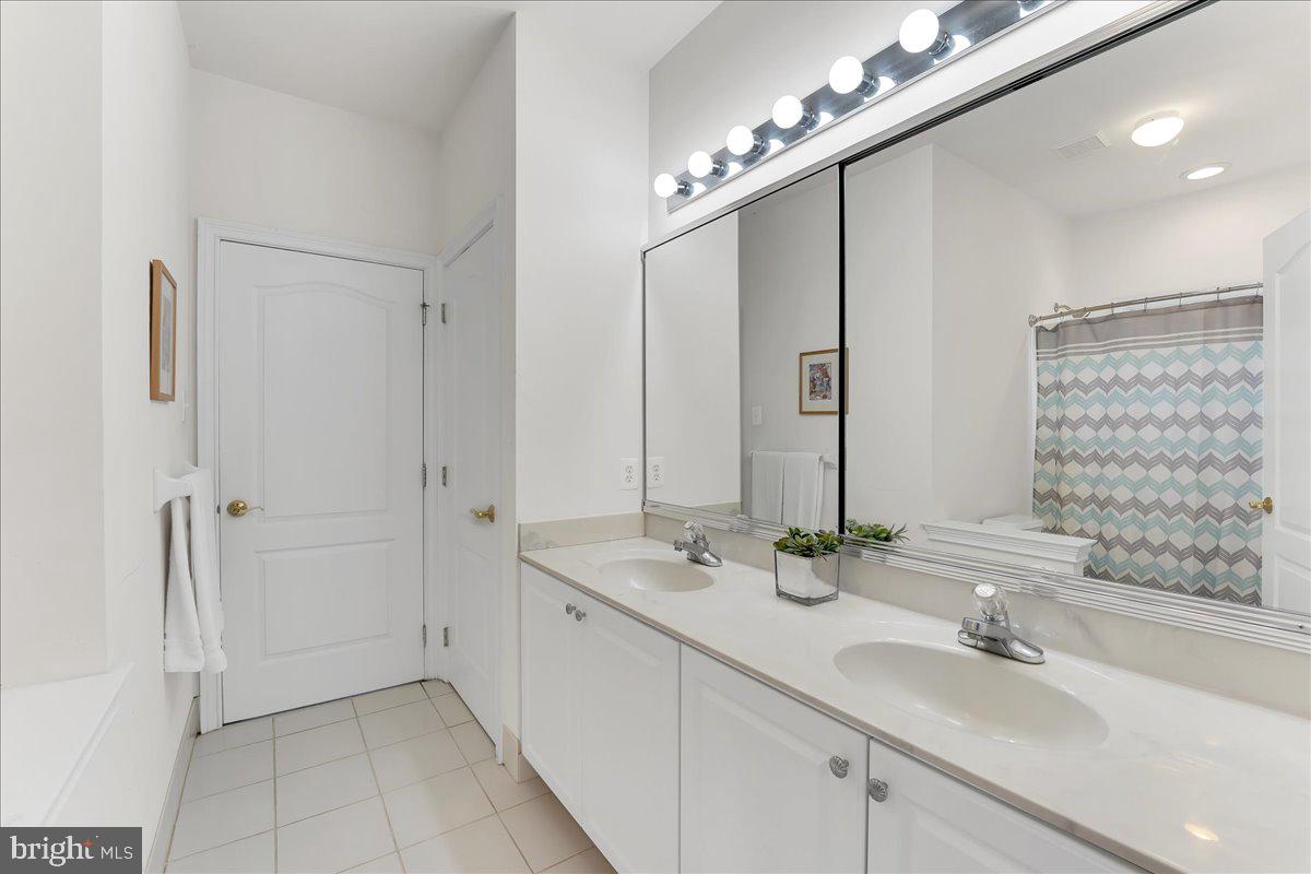 RIVERCREST - Residential