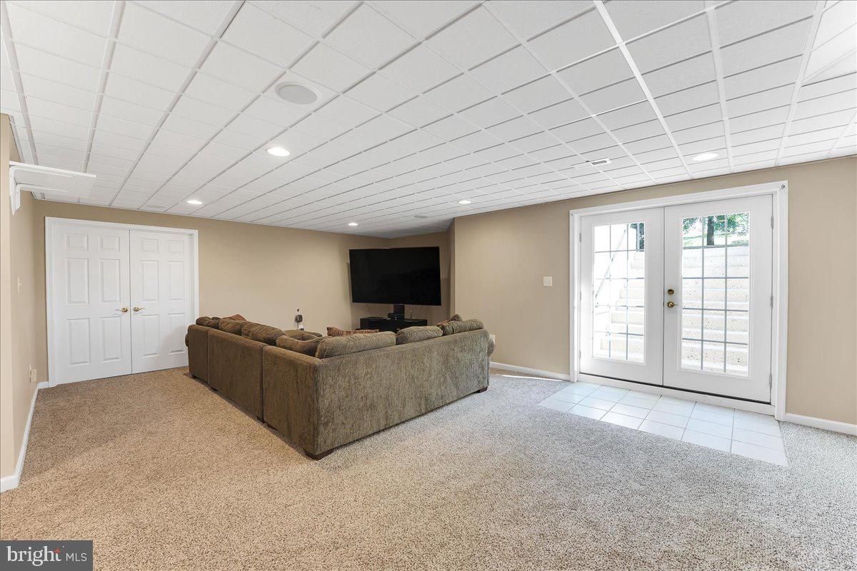 RIVERCREST - Residential