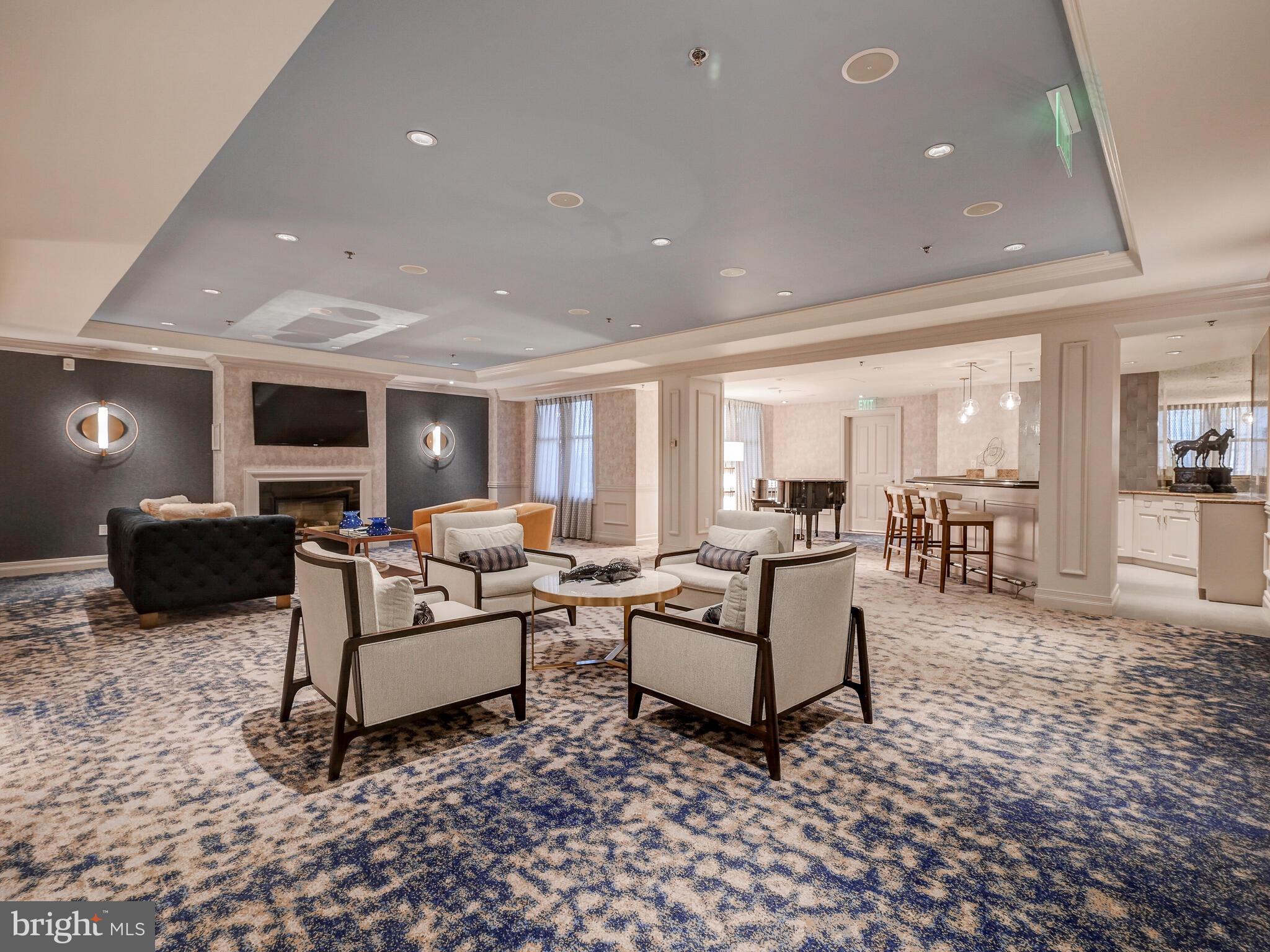 THE RITZ-CARLTON RESIDENCES - Residential Lease