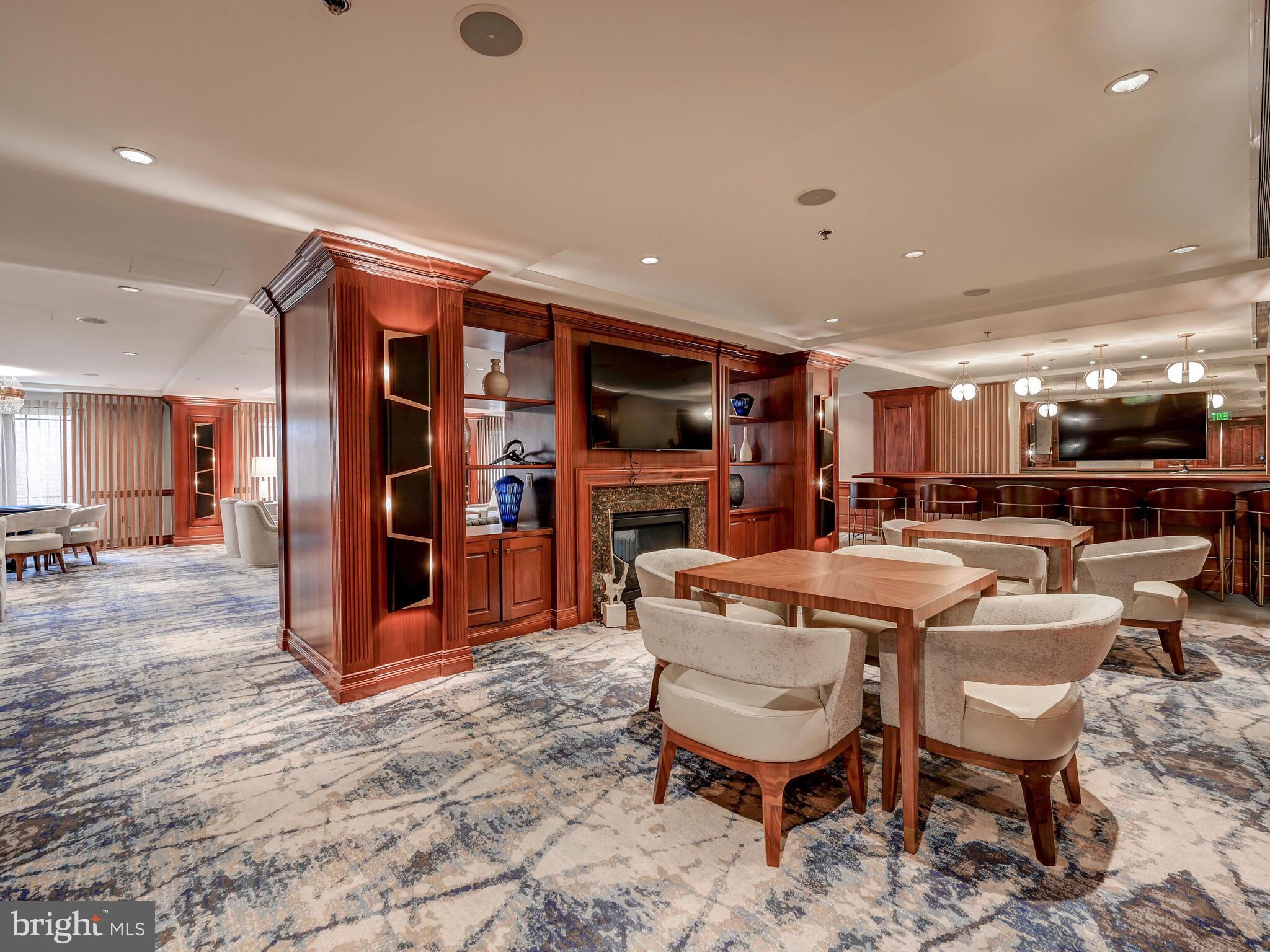 THE RITZ-CARLTON RESIDENCES - Residential Lease