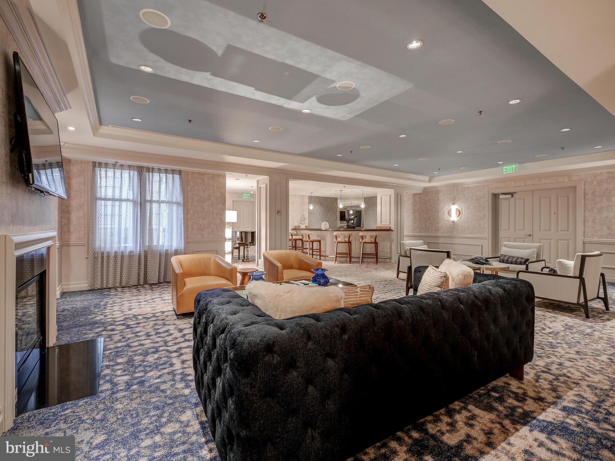 THE RITZ-CARLTON RESIDENCES - Residential Lease