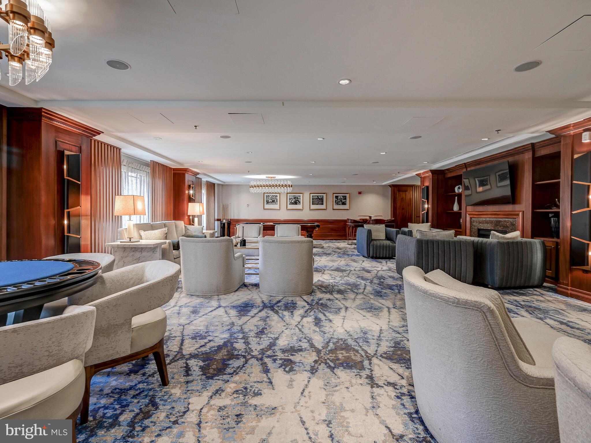 THE RITZ-CARLTON RESIDENCES - Residential Lease