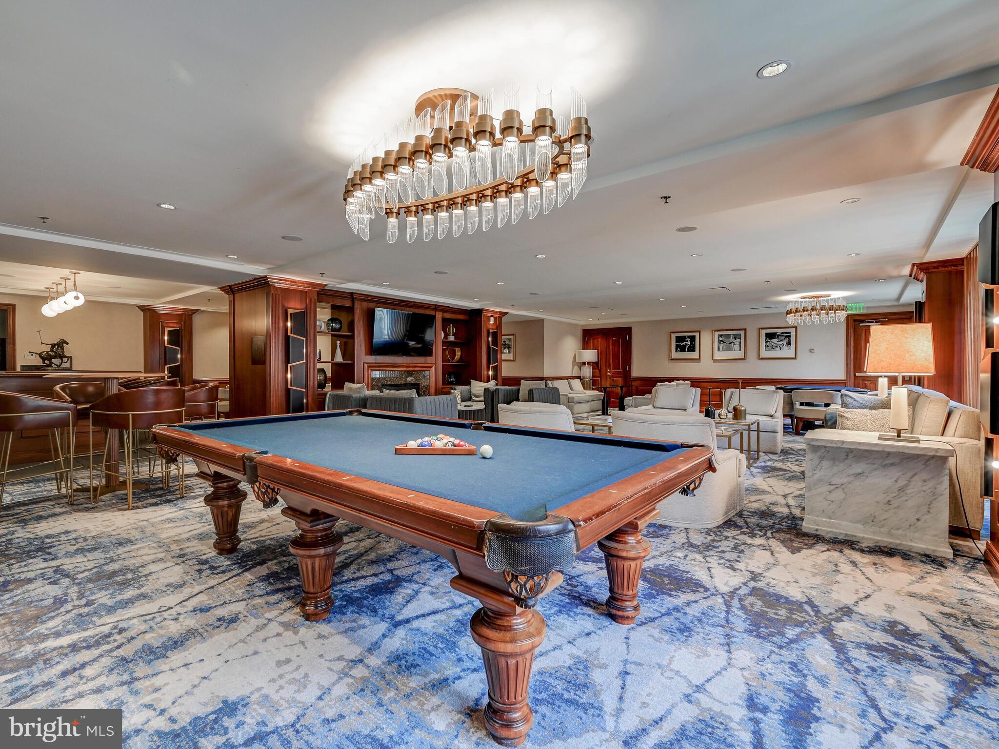 THE RITZ-CARLTON RESIDENCES - Residential Lease