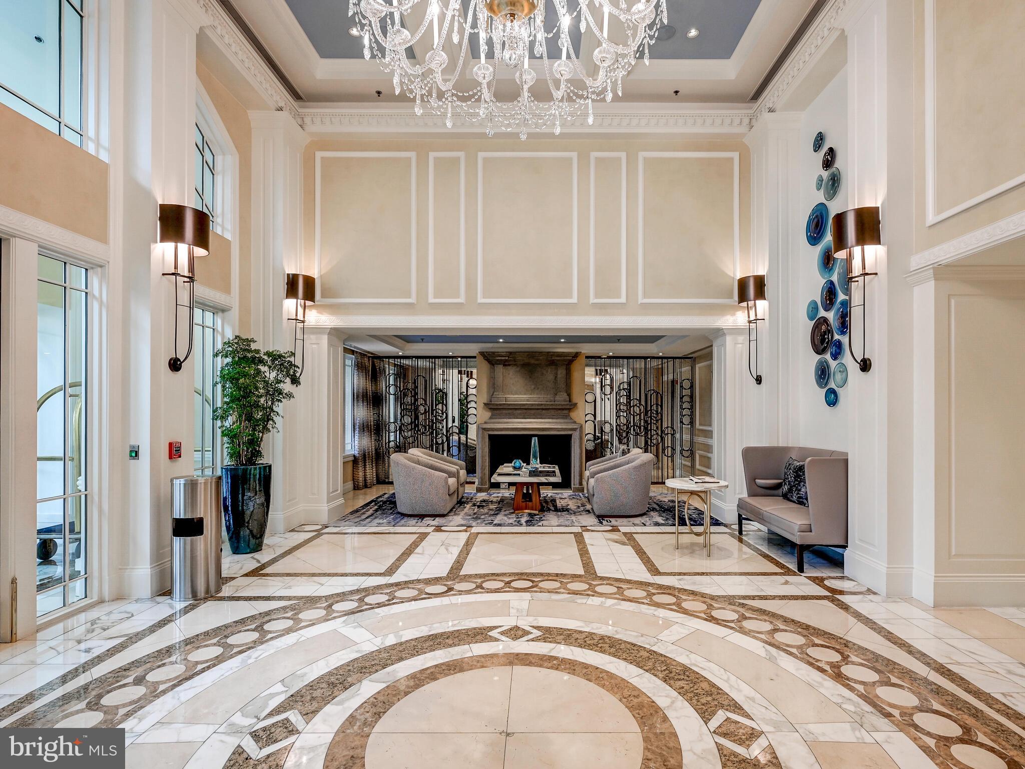 THE RITZ-CARLTON RESIDENCES - Residential Lease