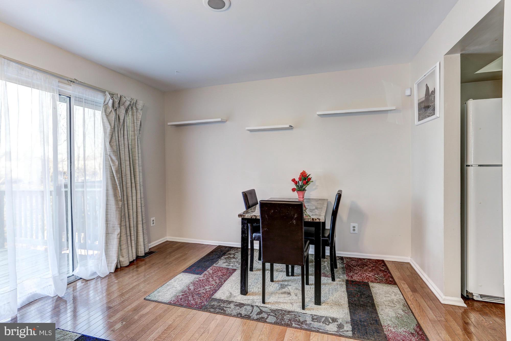 LONDON TOWN WEST - Residential