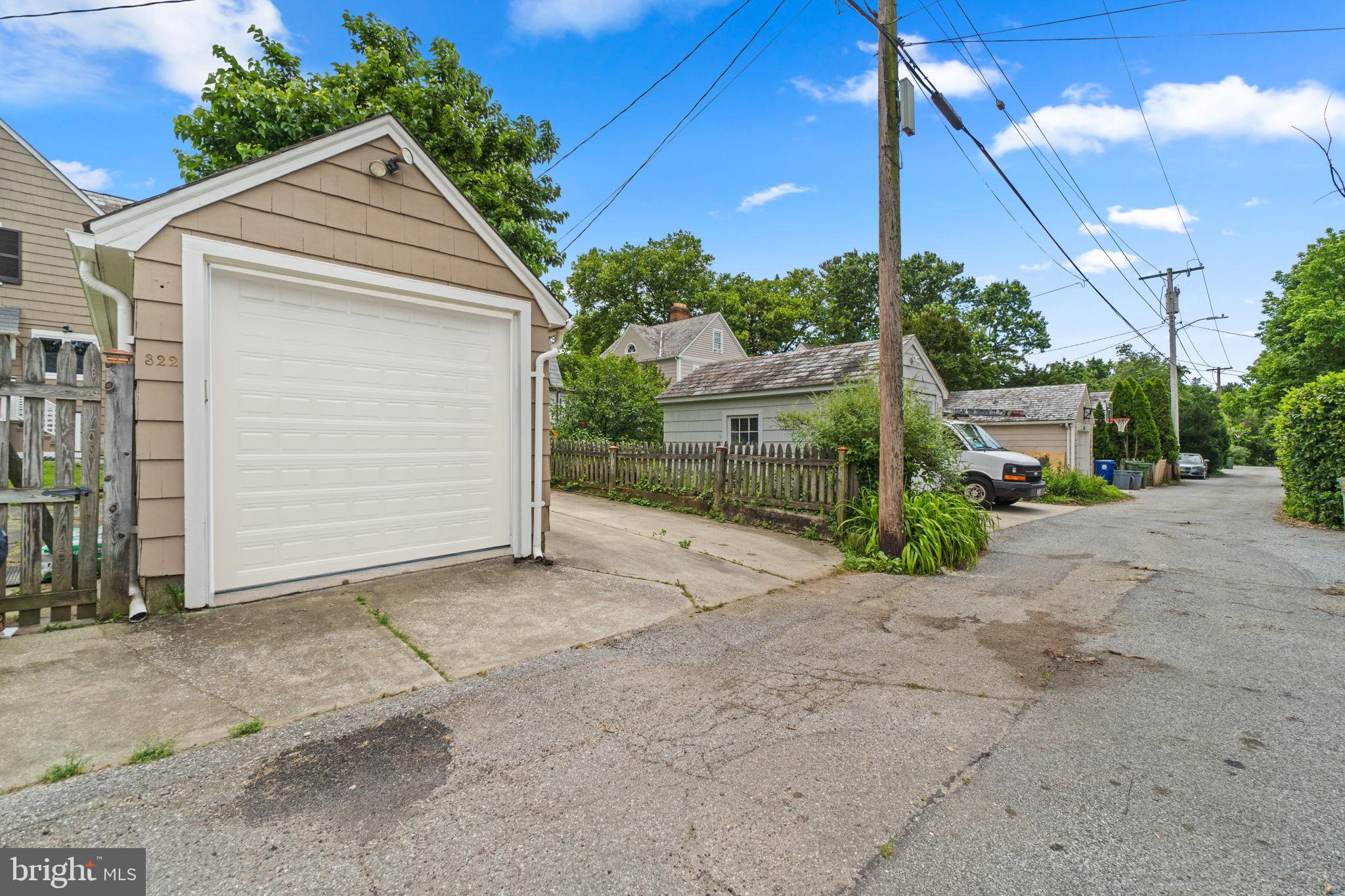 GREATER HOMELAND HISTORIC DISTRICT - Residential