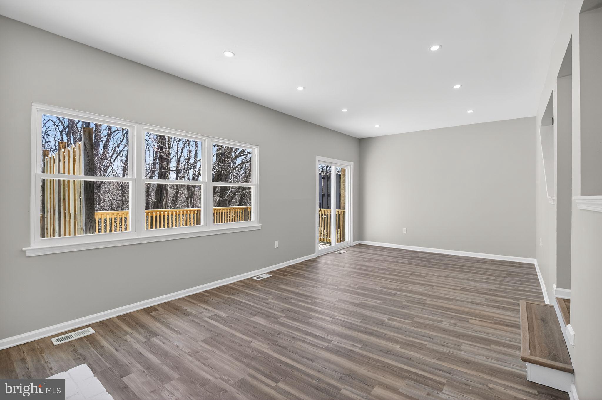 BROOKSIDE - Residential