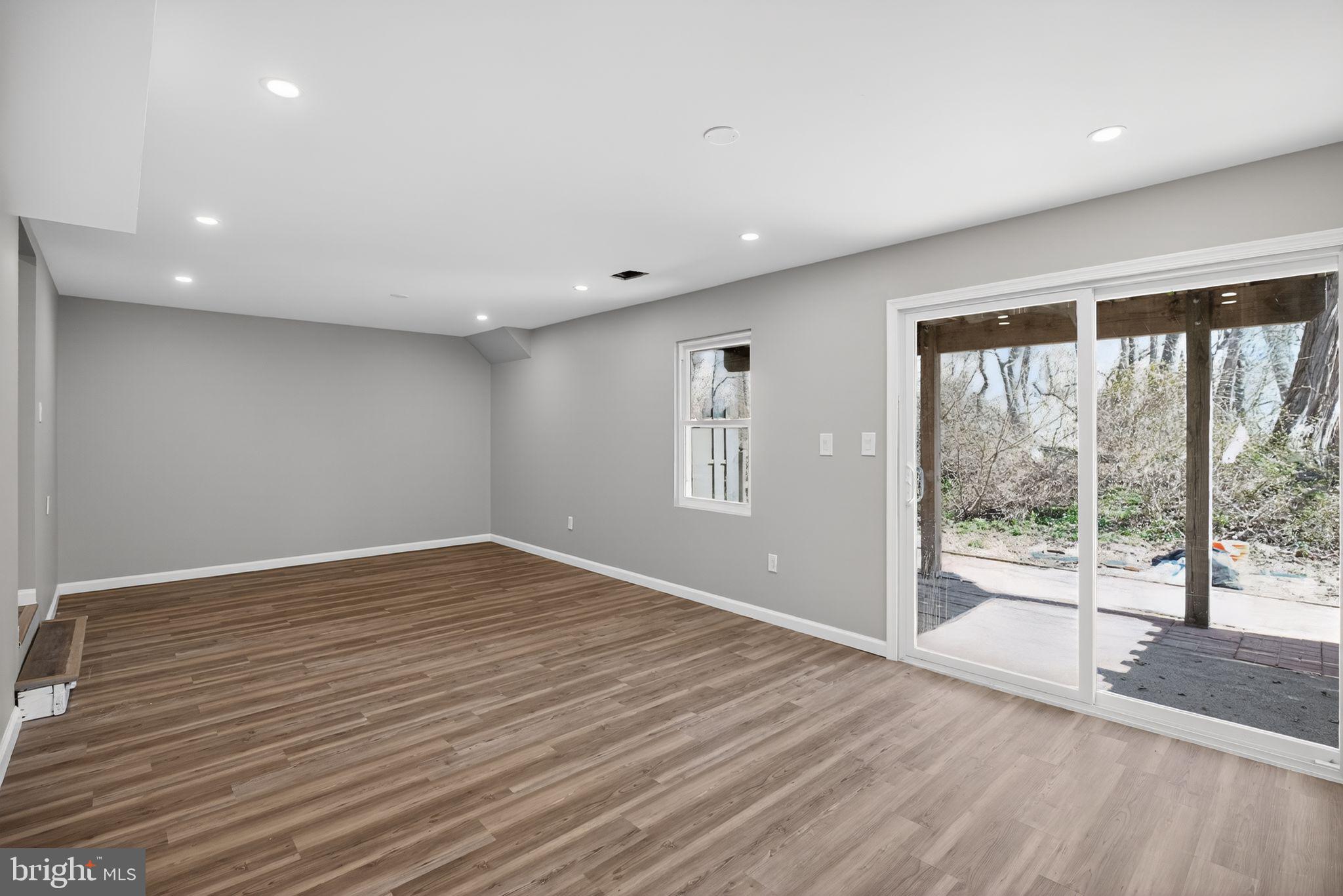 BROOKSIDE - Residential