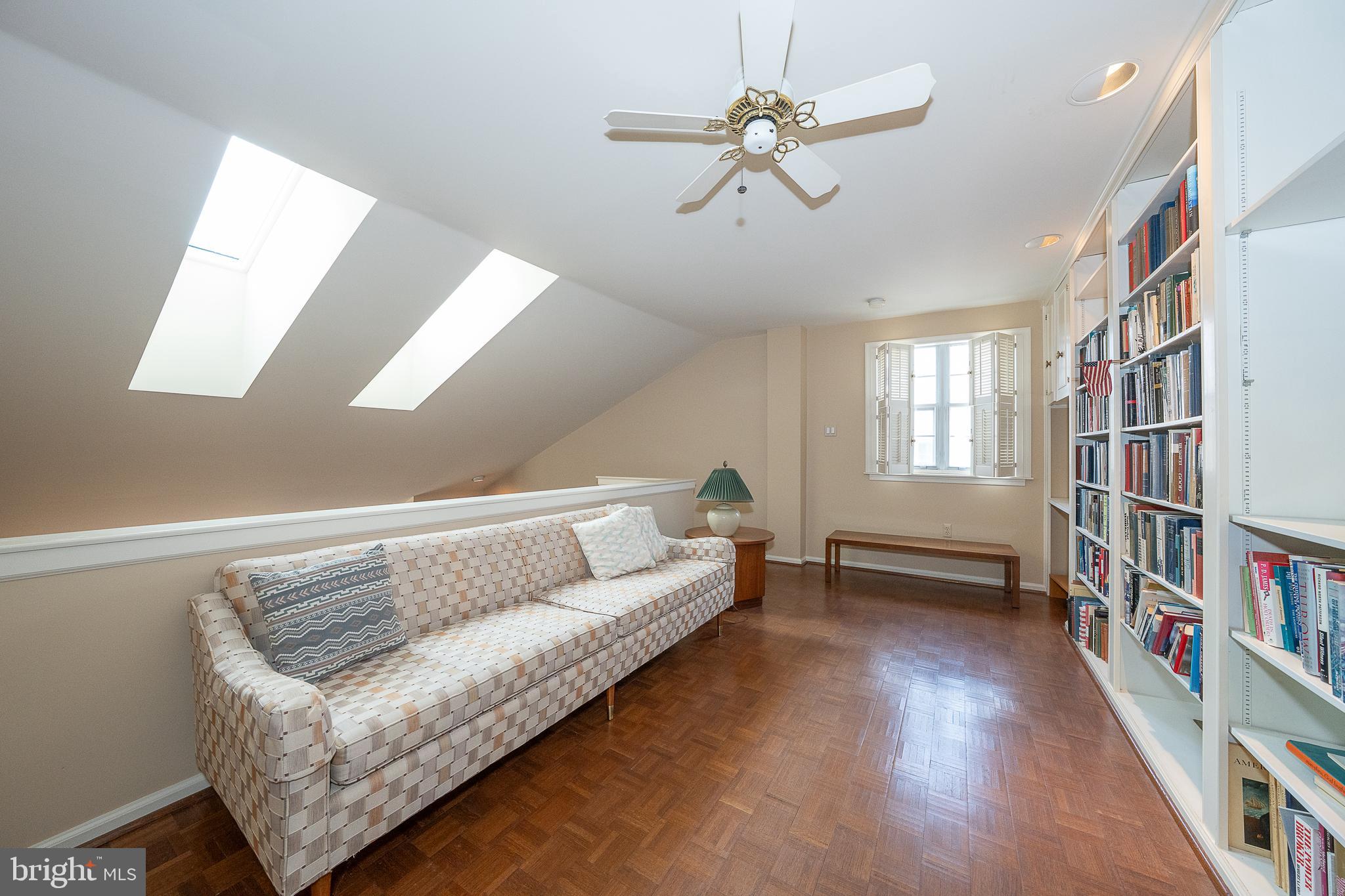 VALLEY GLEN - Residential
