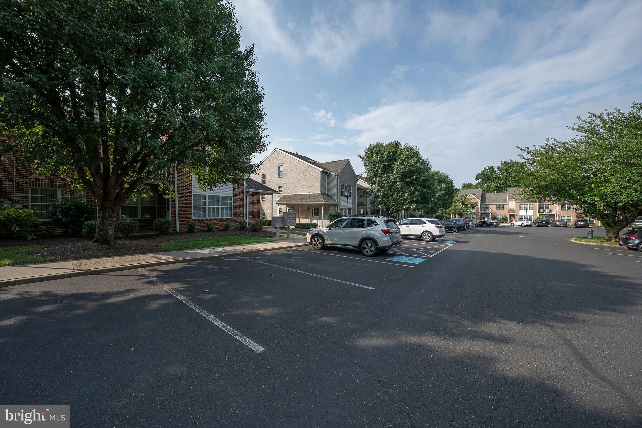 VALLEY GLEN - Residential