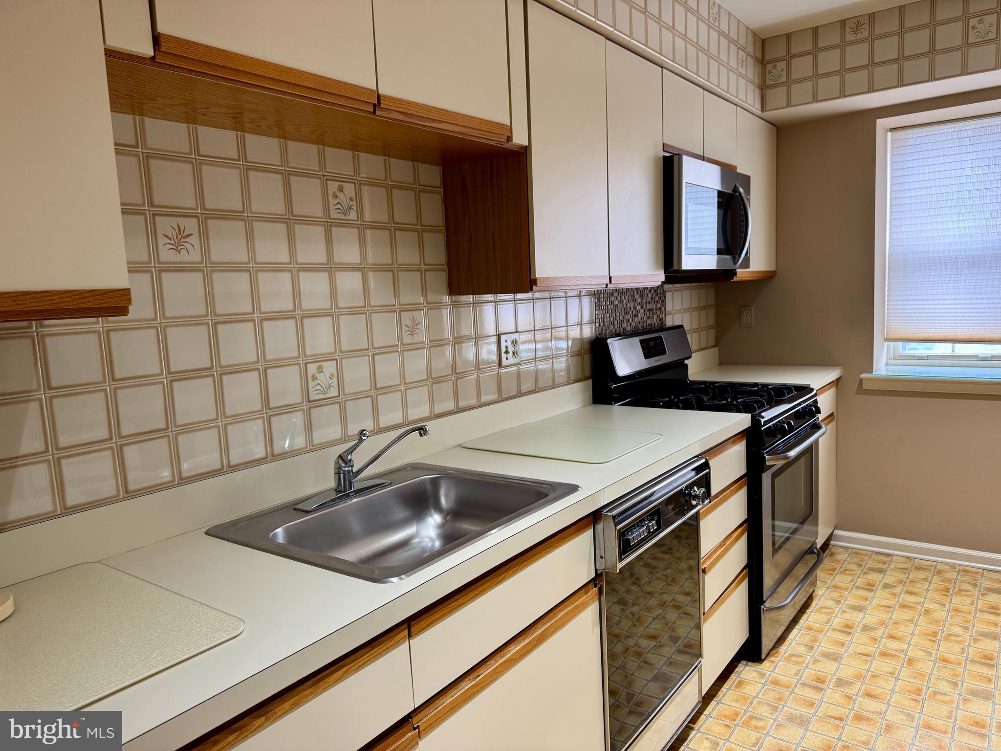VALLEY GLEN - Residential