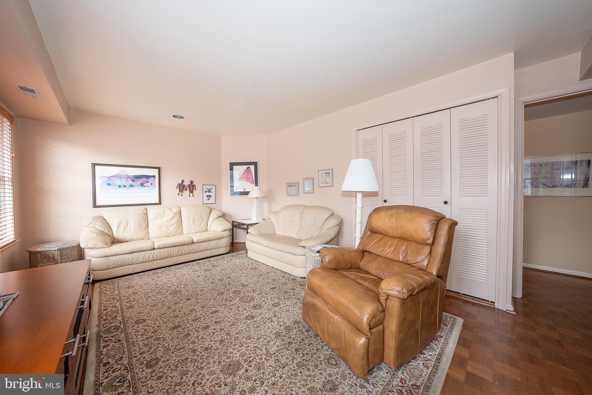 VALLEY GLEN - Residential