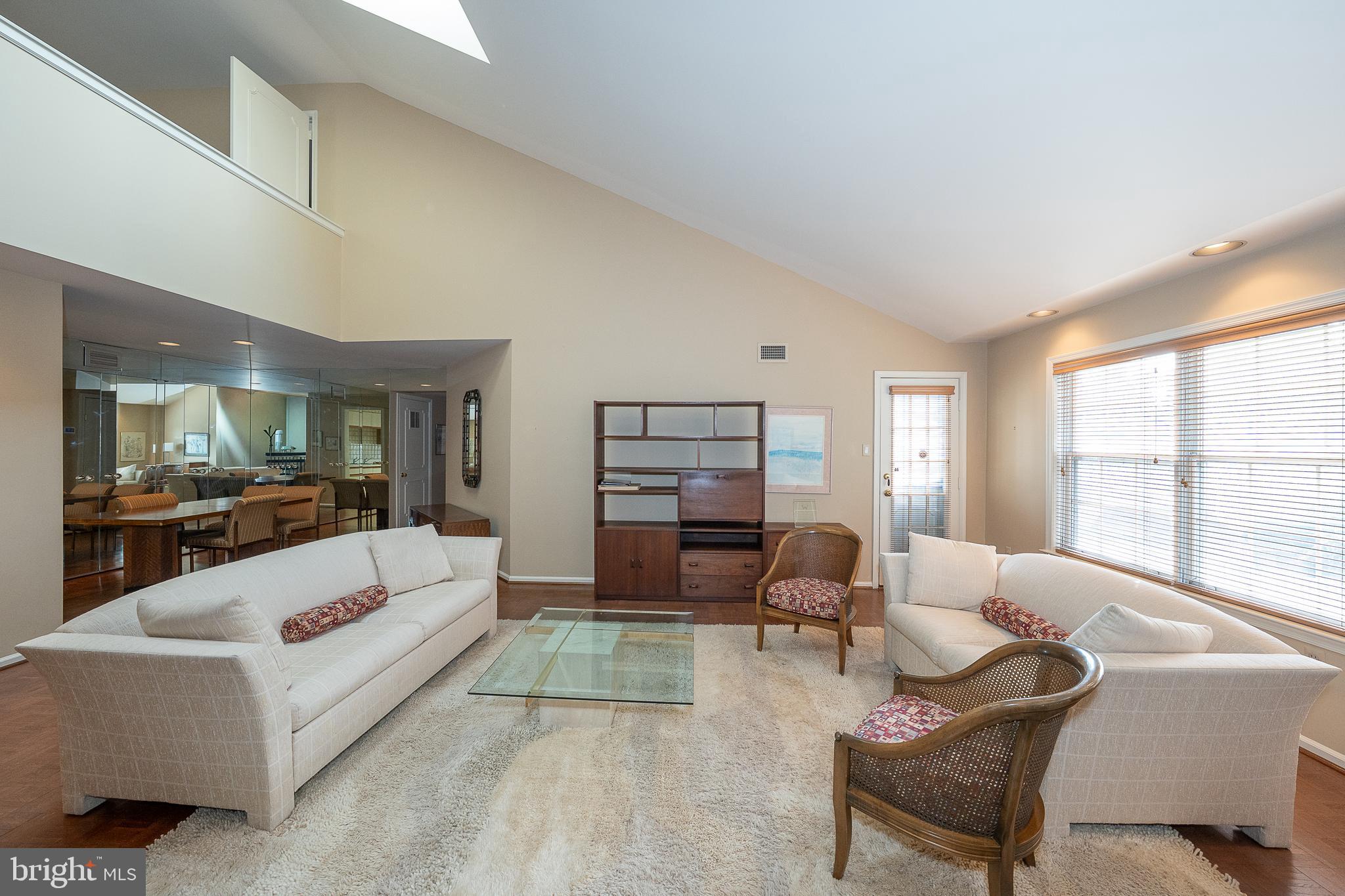 VALLEY GLEN - Residential
