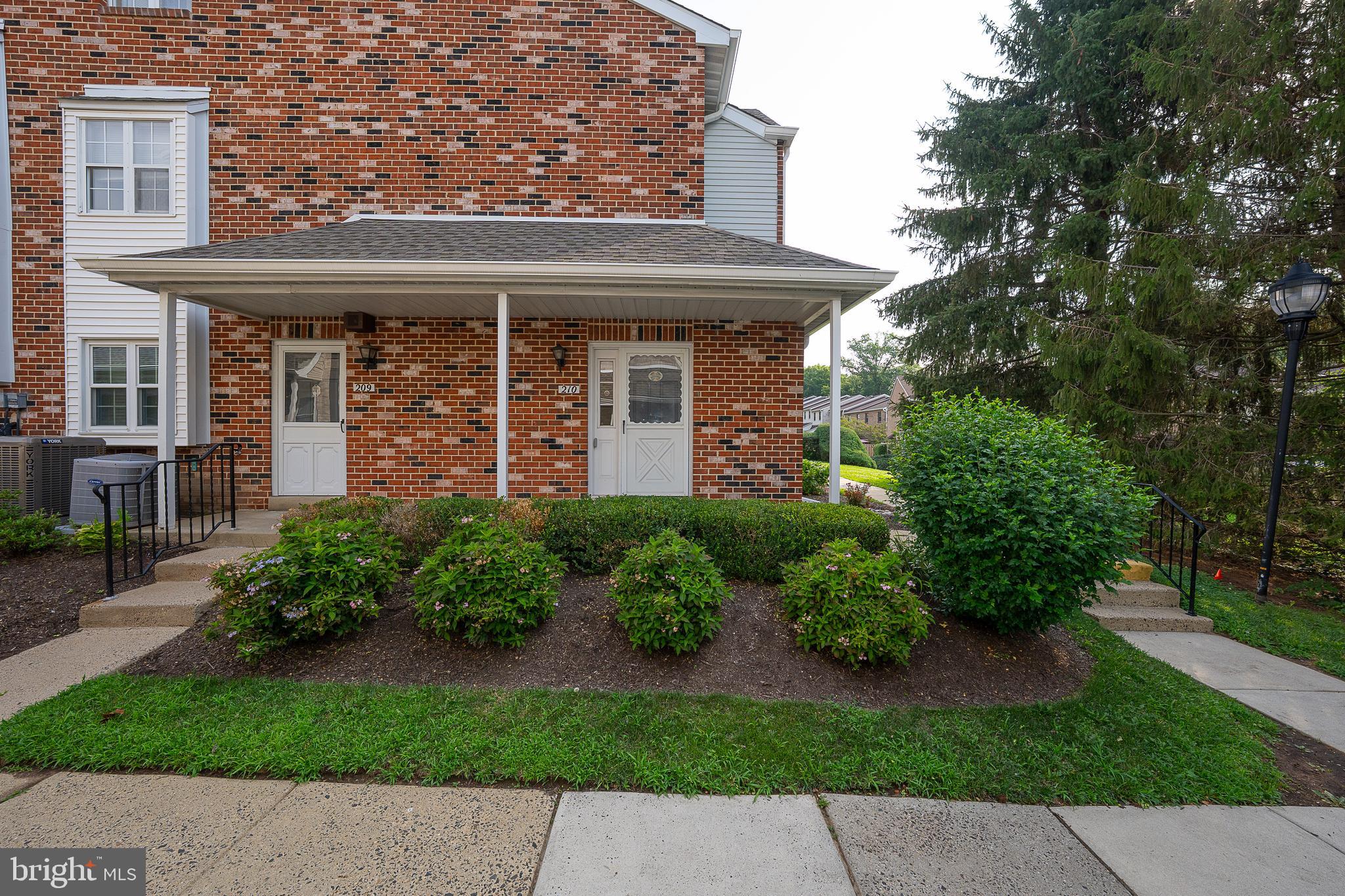 VALLEY GLEN - Residential