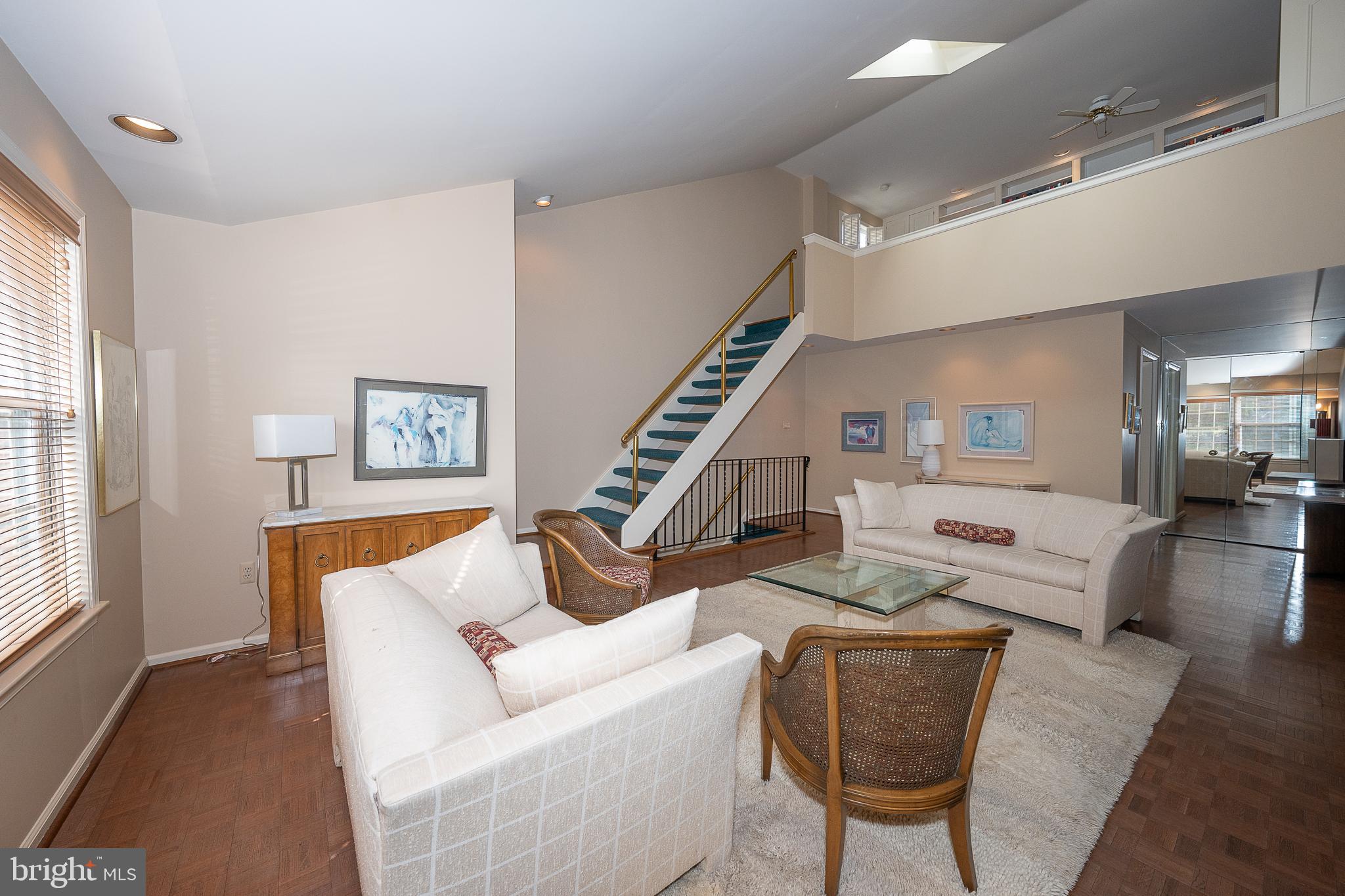 VALLEY GLEN - Residential