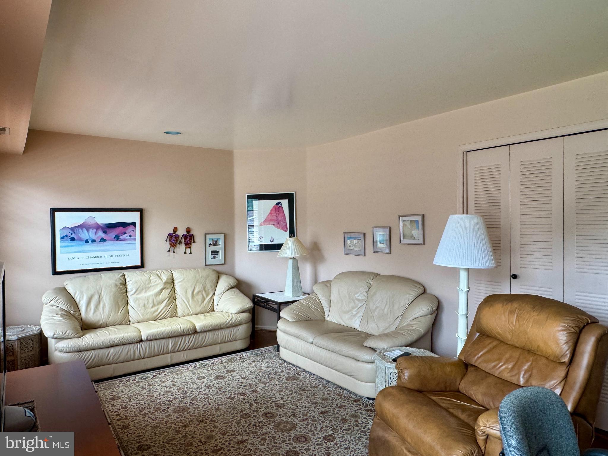 VALLEY GLEN - Residential