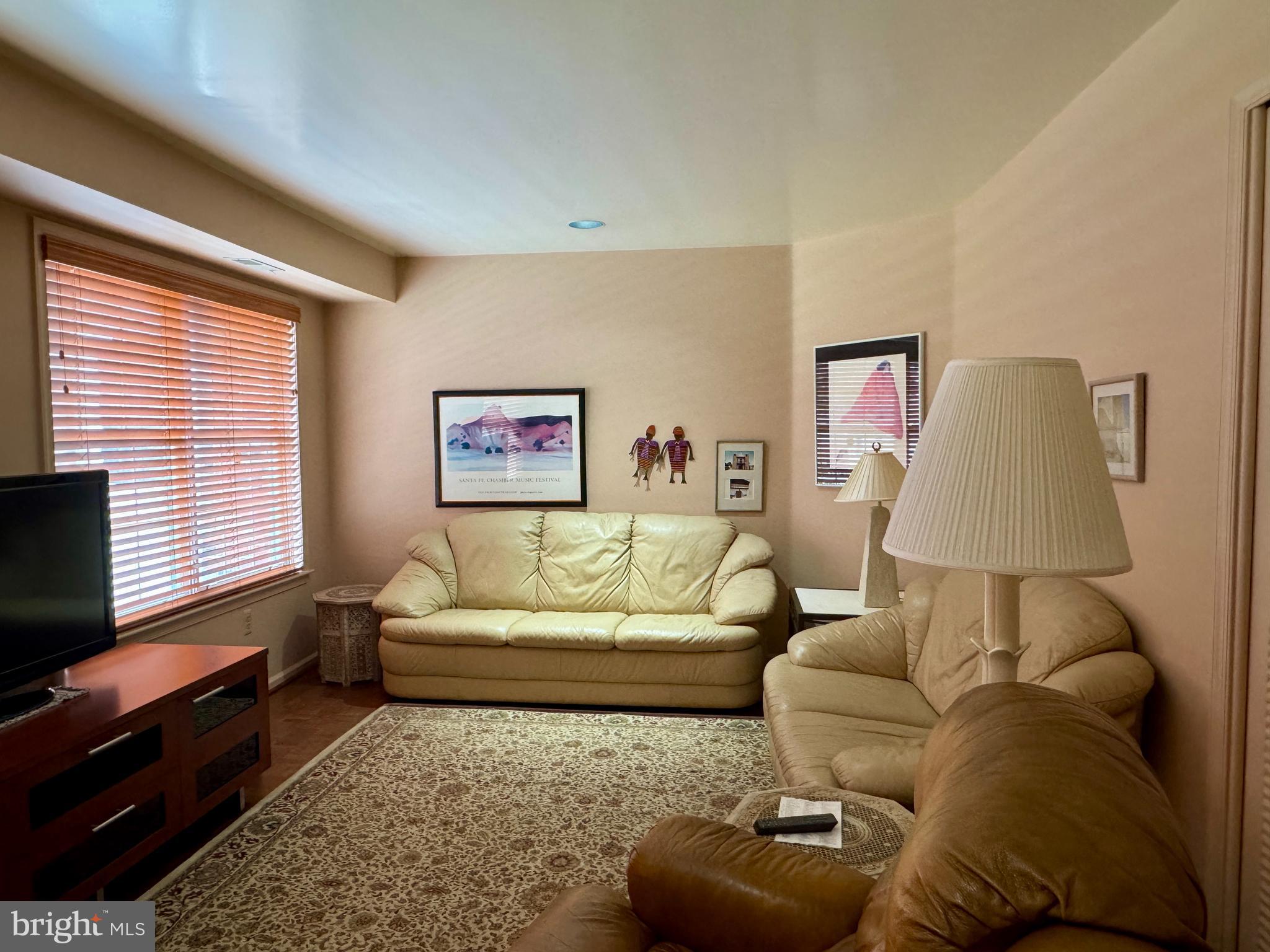 VALLEY GLEN - Residential