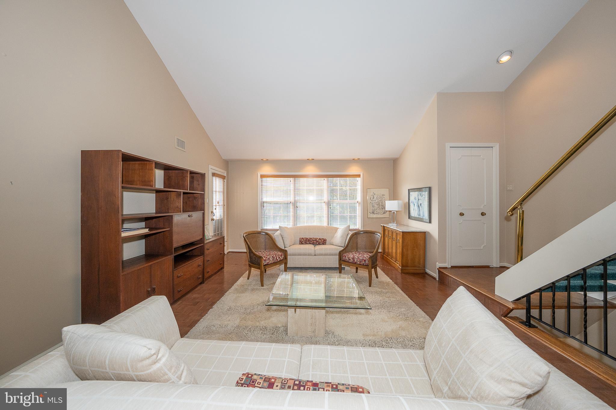 VALLEY GLEN - Residential
