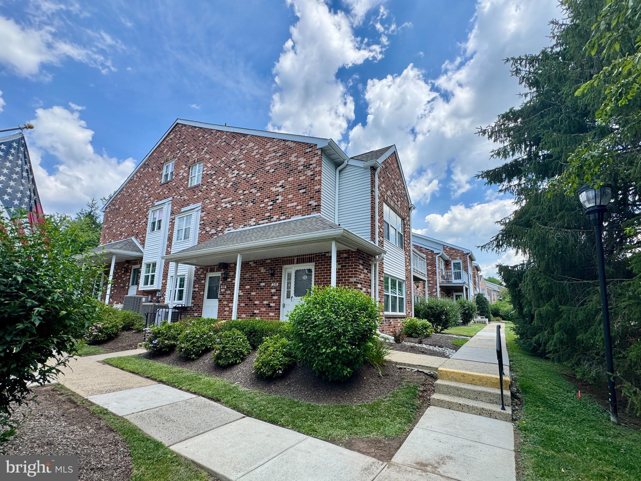 VALLEY GLEN - Residential