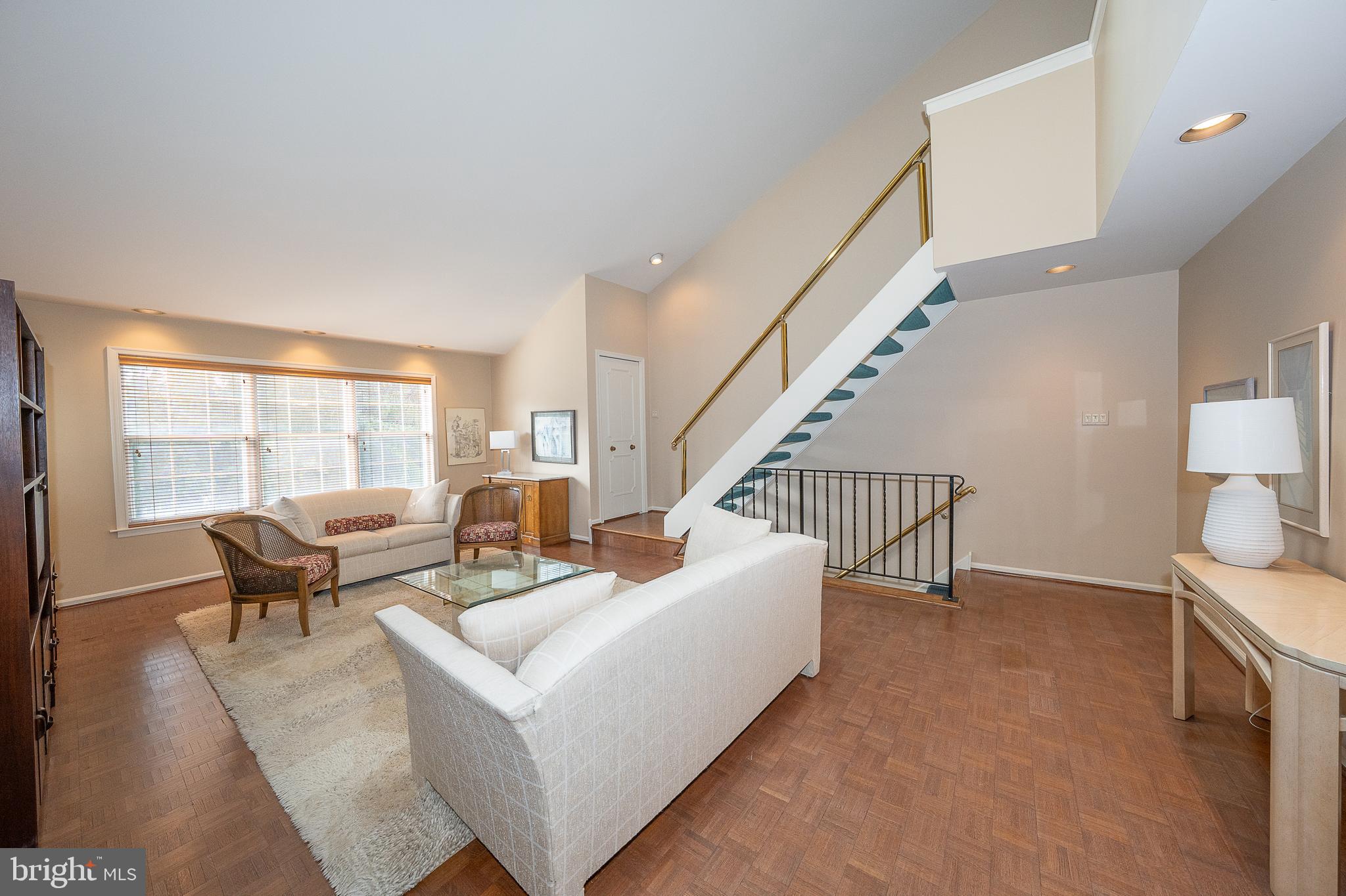 VALLEY GLEN - Residential