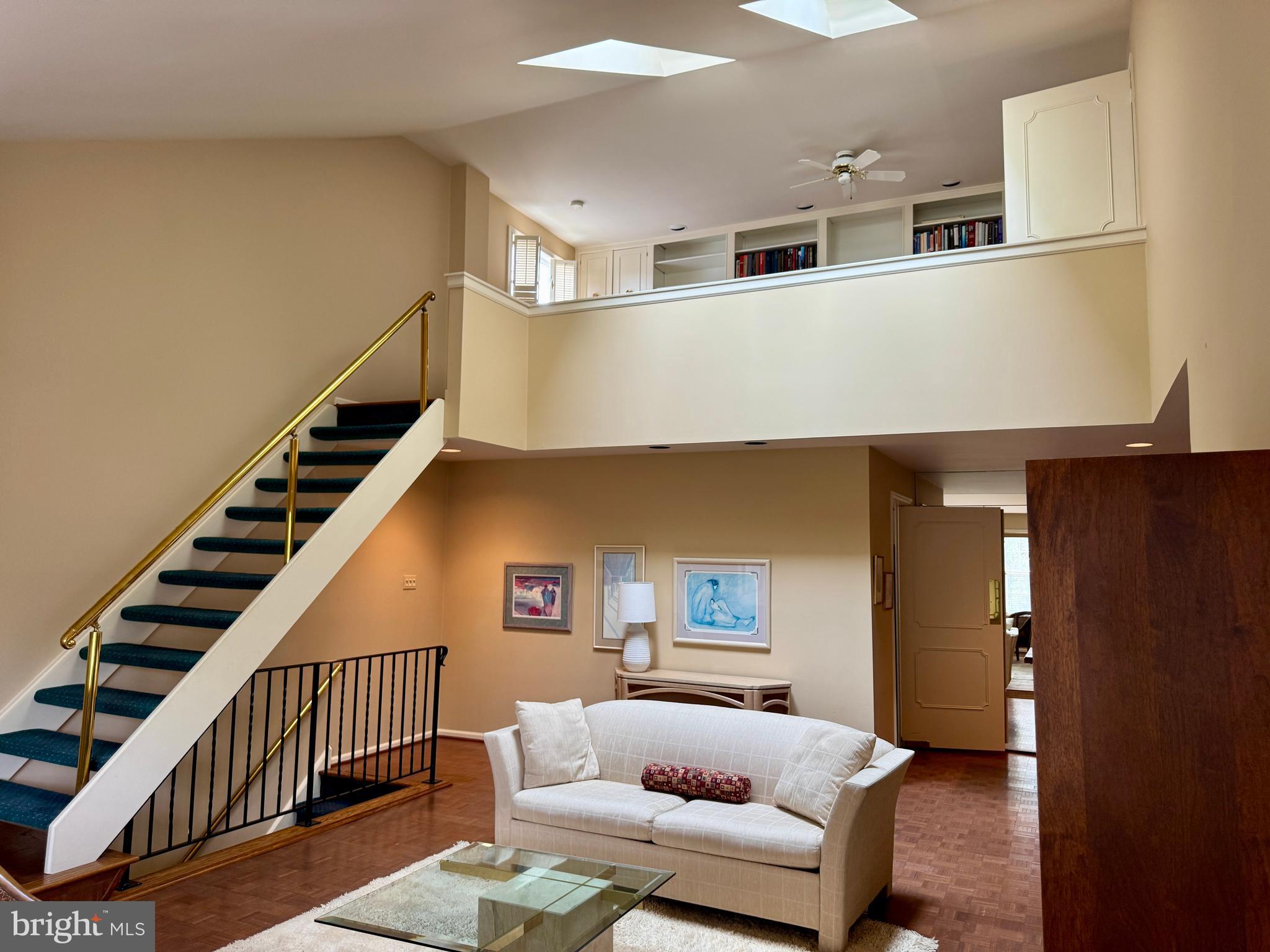 VALLEY GLEN - Residential