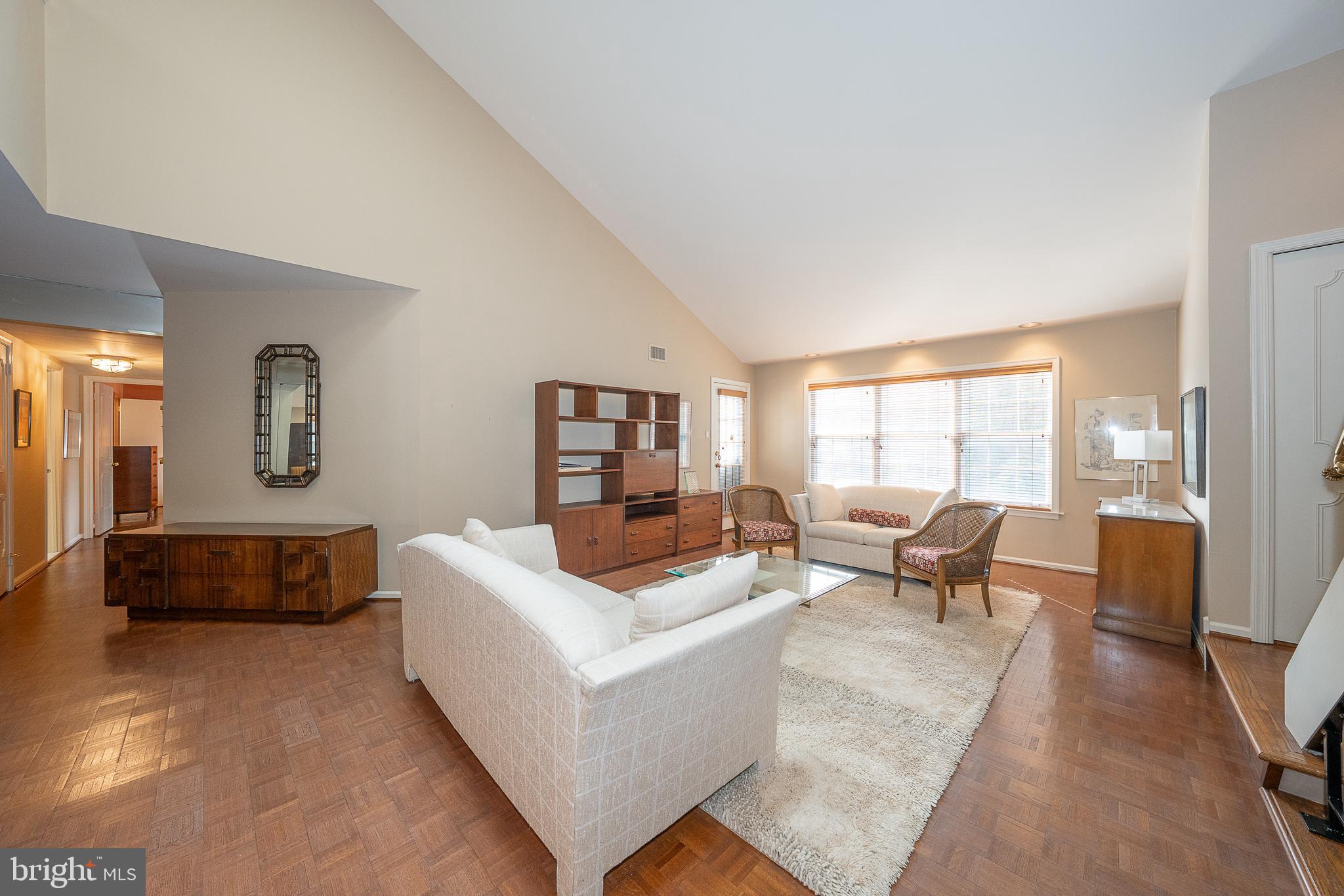 VALLEY GLEN - Residential