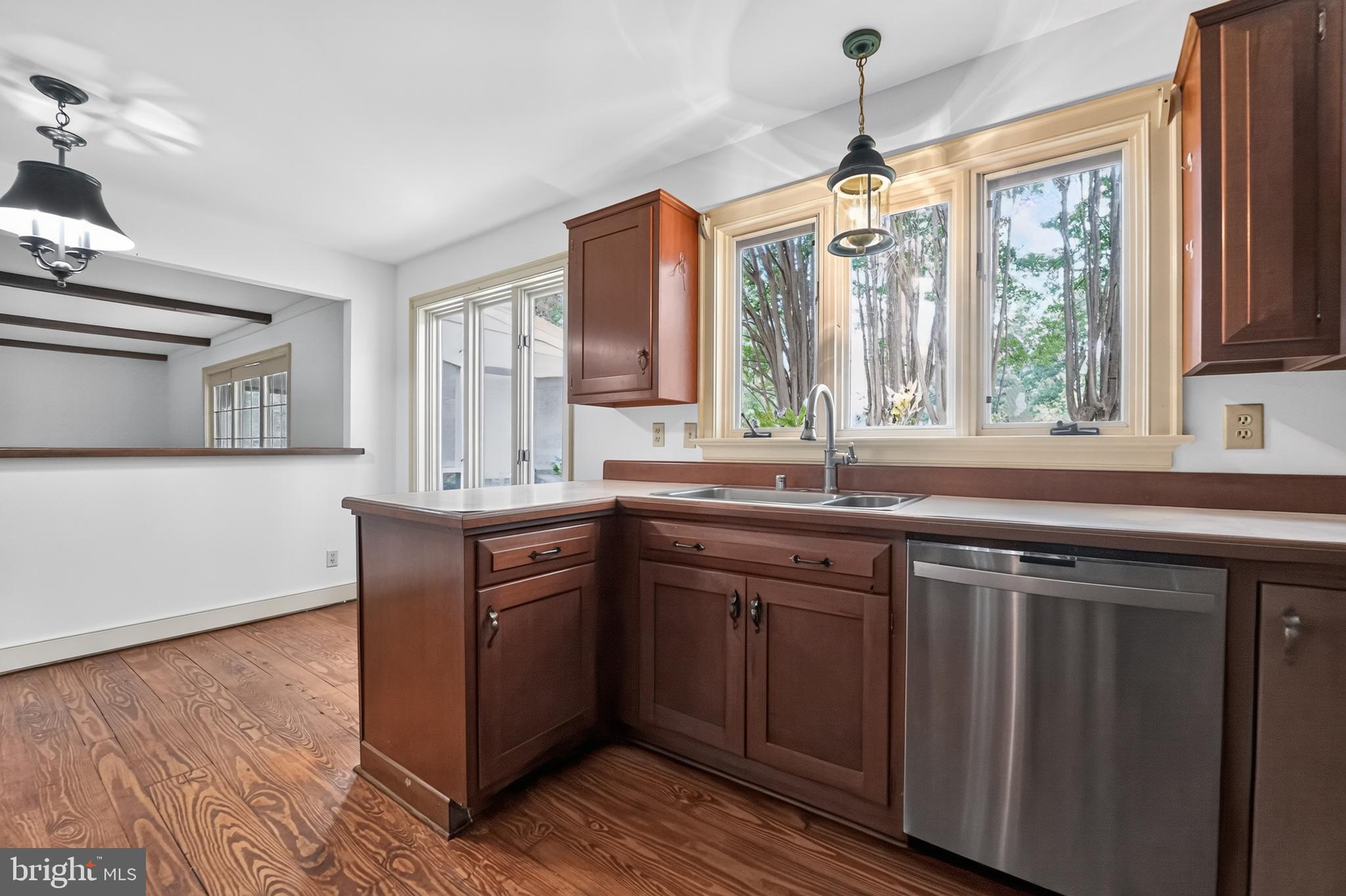 GOVERNOR GRASON MANOR - Residential