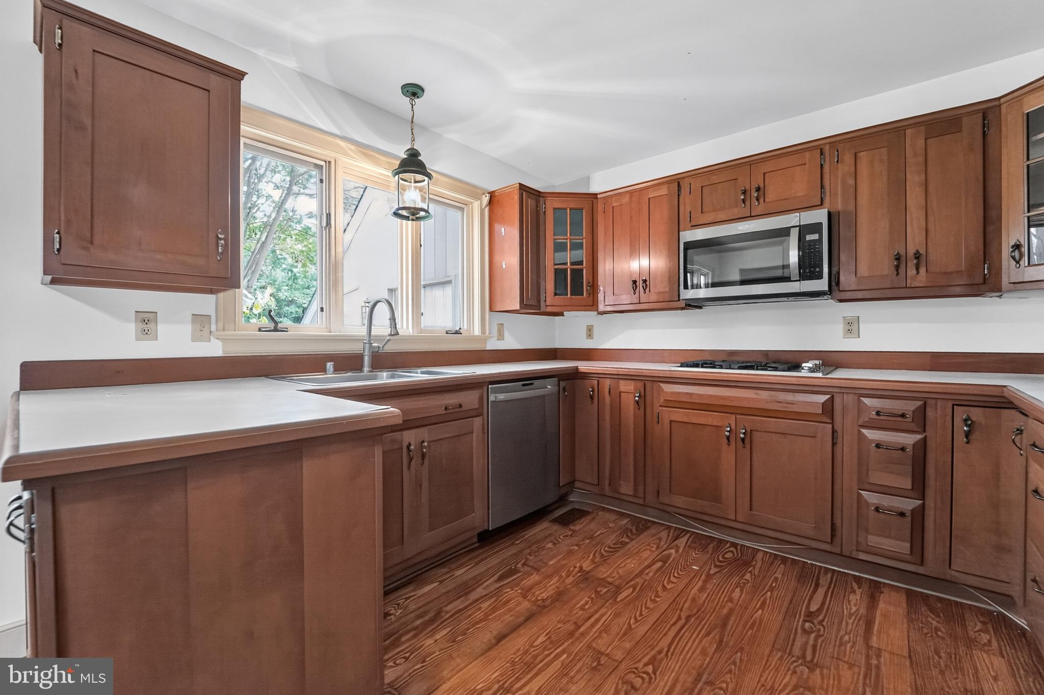 GOVERNOR GRASON MANOR - Residential