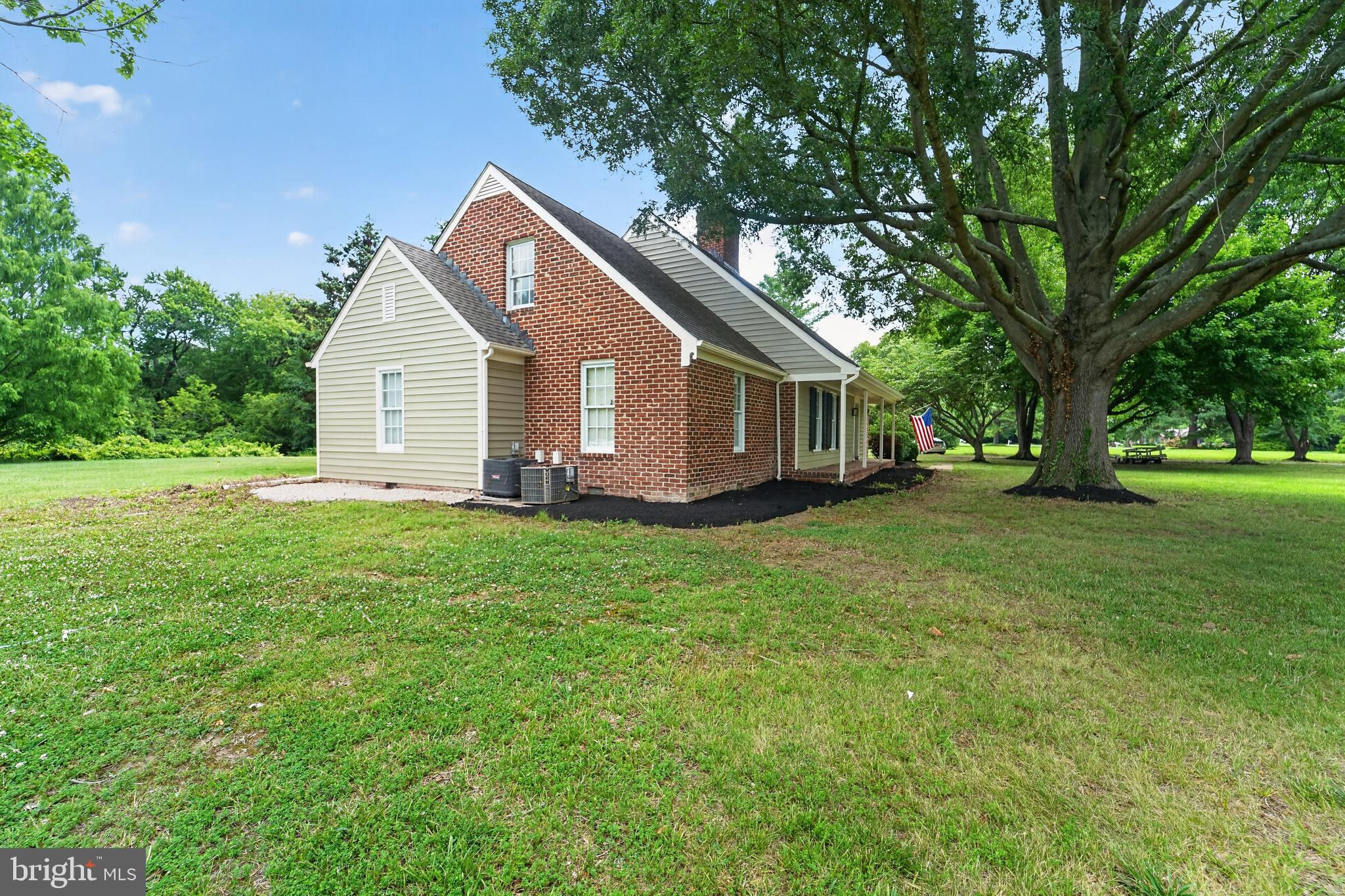 GOVERNOR GRASON MANOR - Residential