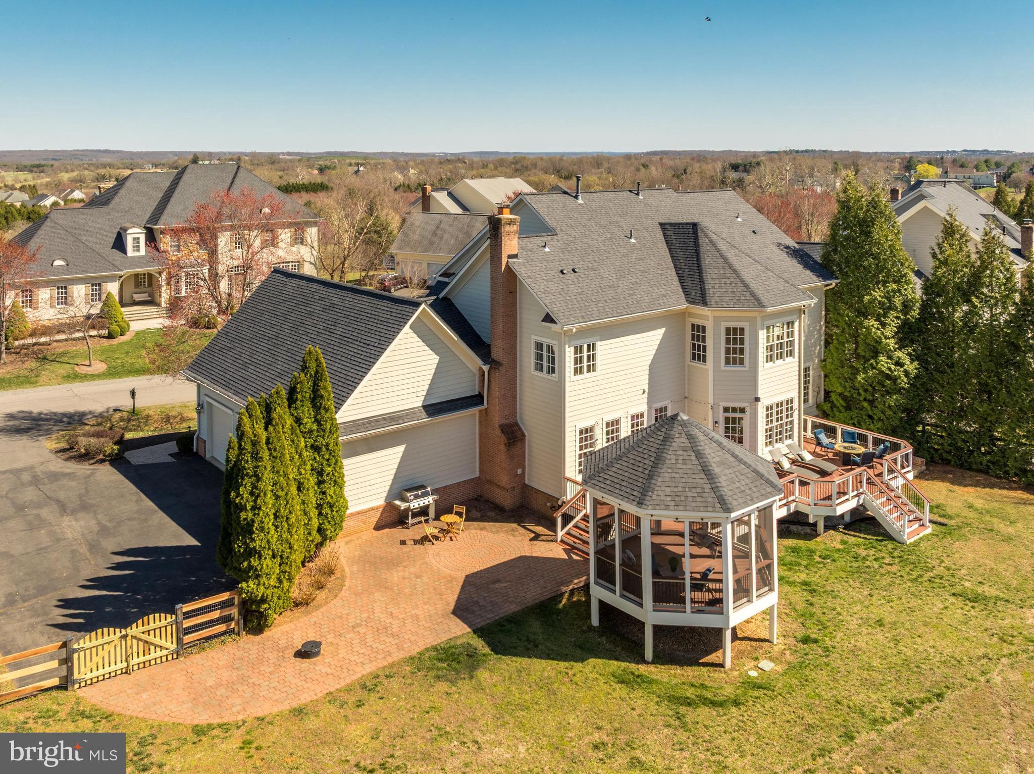 RASPBERRY FALLS - Residential