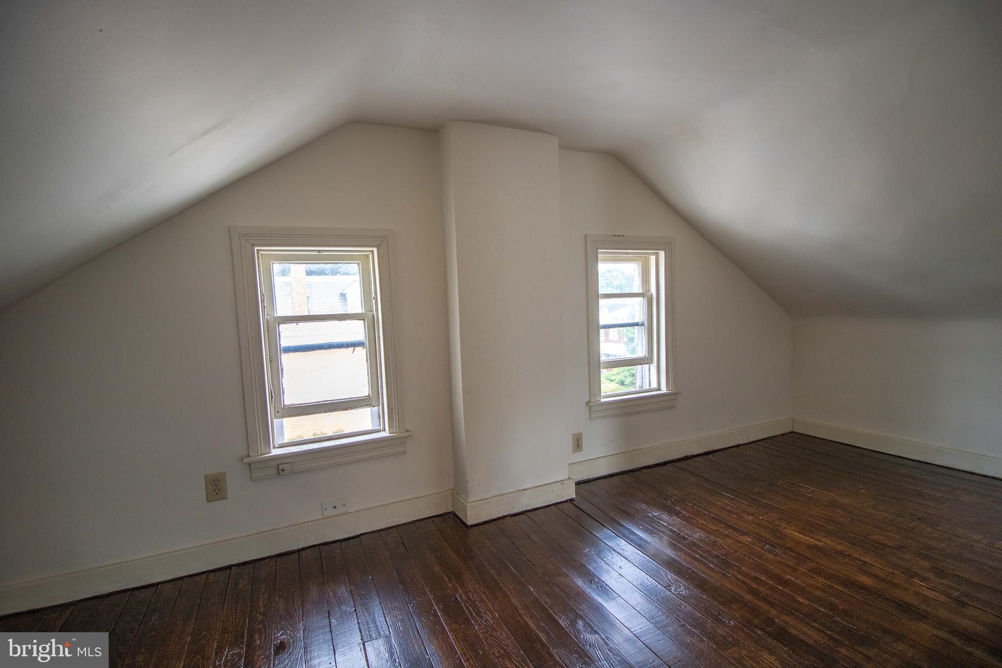 ELMWOOD - Residential Income