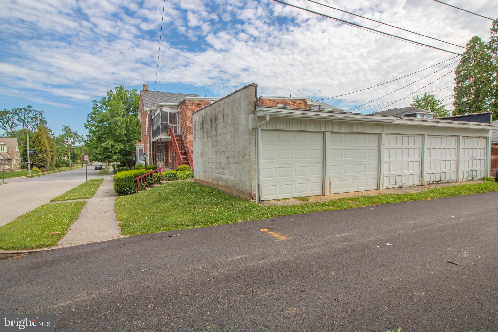 ELMWOOD - Residential Income