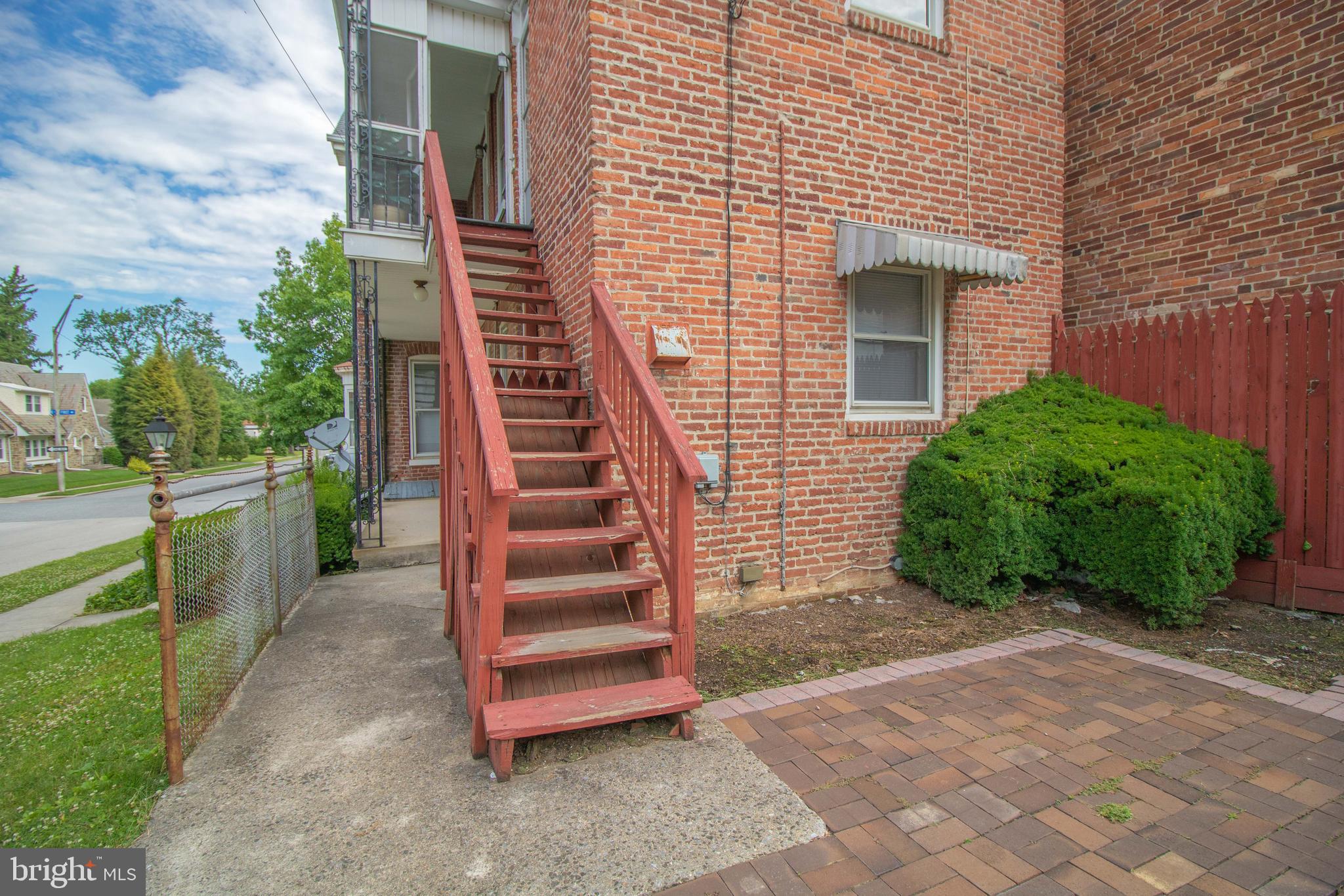ELMWOOD - Residential Income