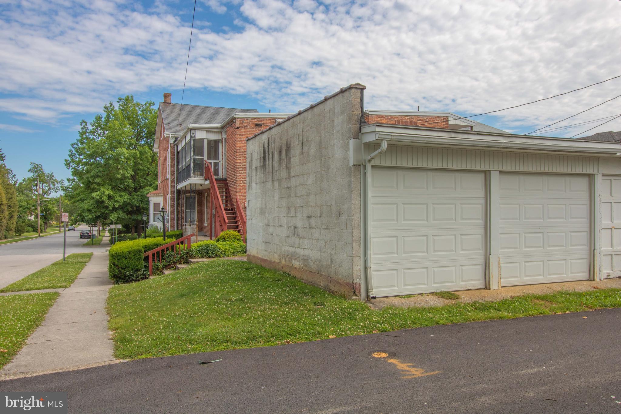 ELMWOOD - Residential Income