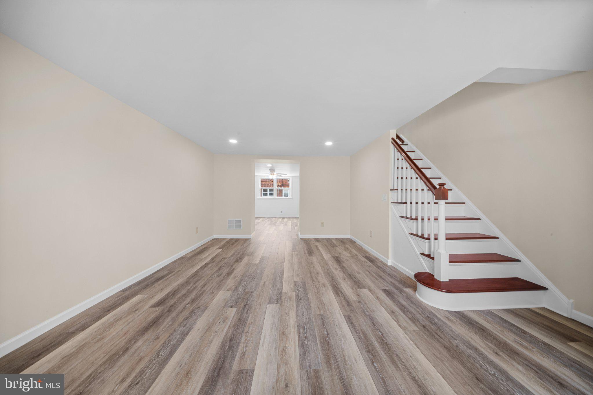OXFORD CIRCLE - Residential