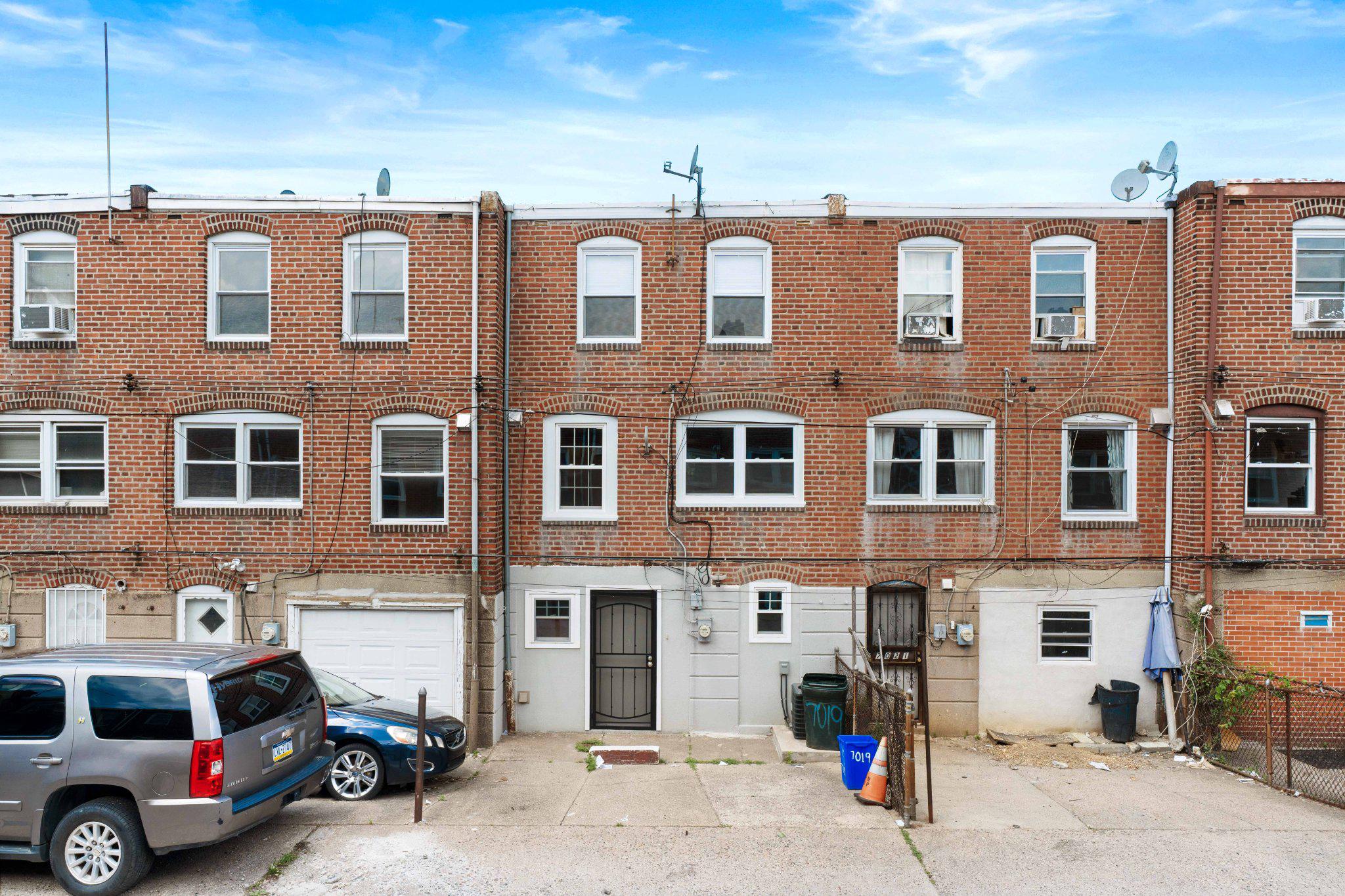 OXFORD CIRCLE - Residential