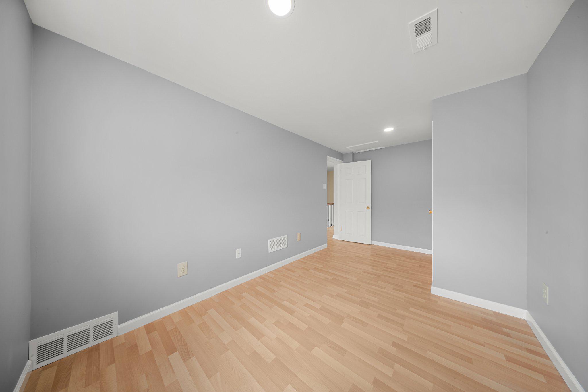 OXFORD CIRCLE - Residential