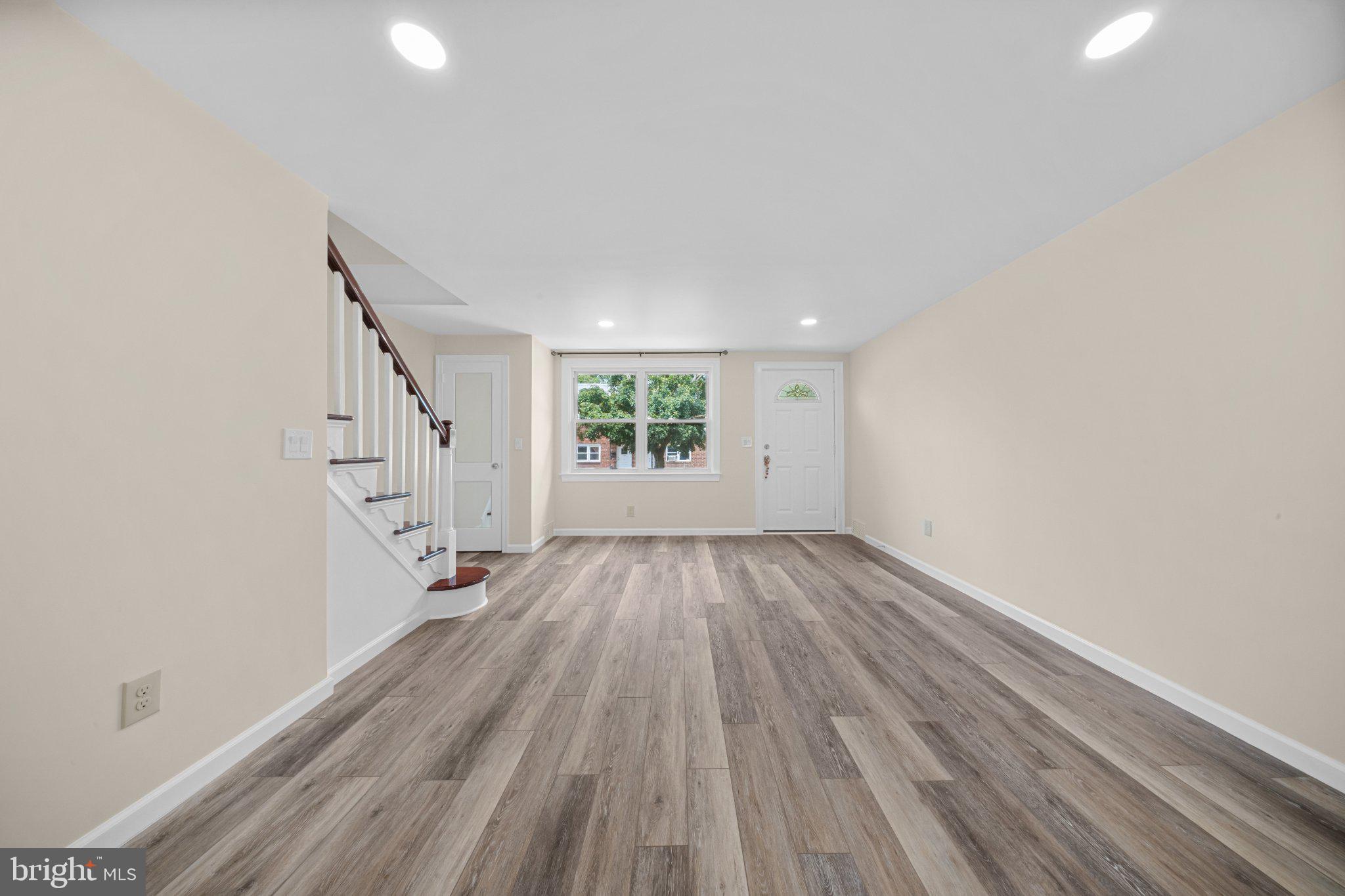 OXFORD CIRCLE - Residential