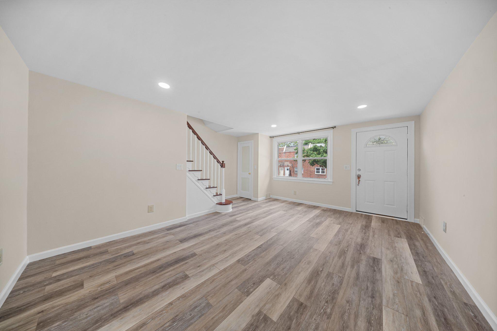 OXFORD CIRCLE - Residential