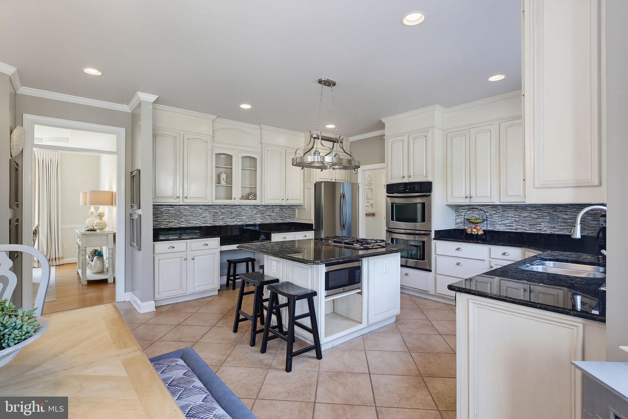 FOX VALLEY ESTATES - Residential