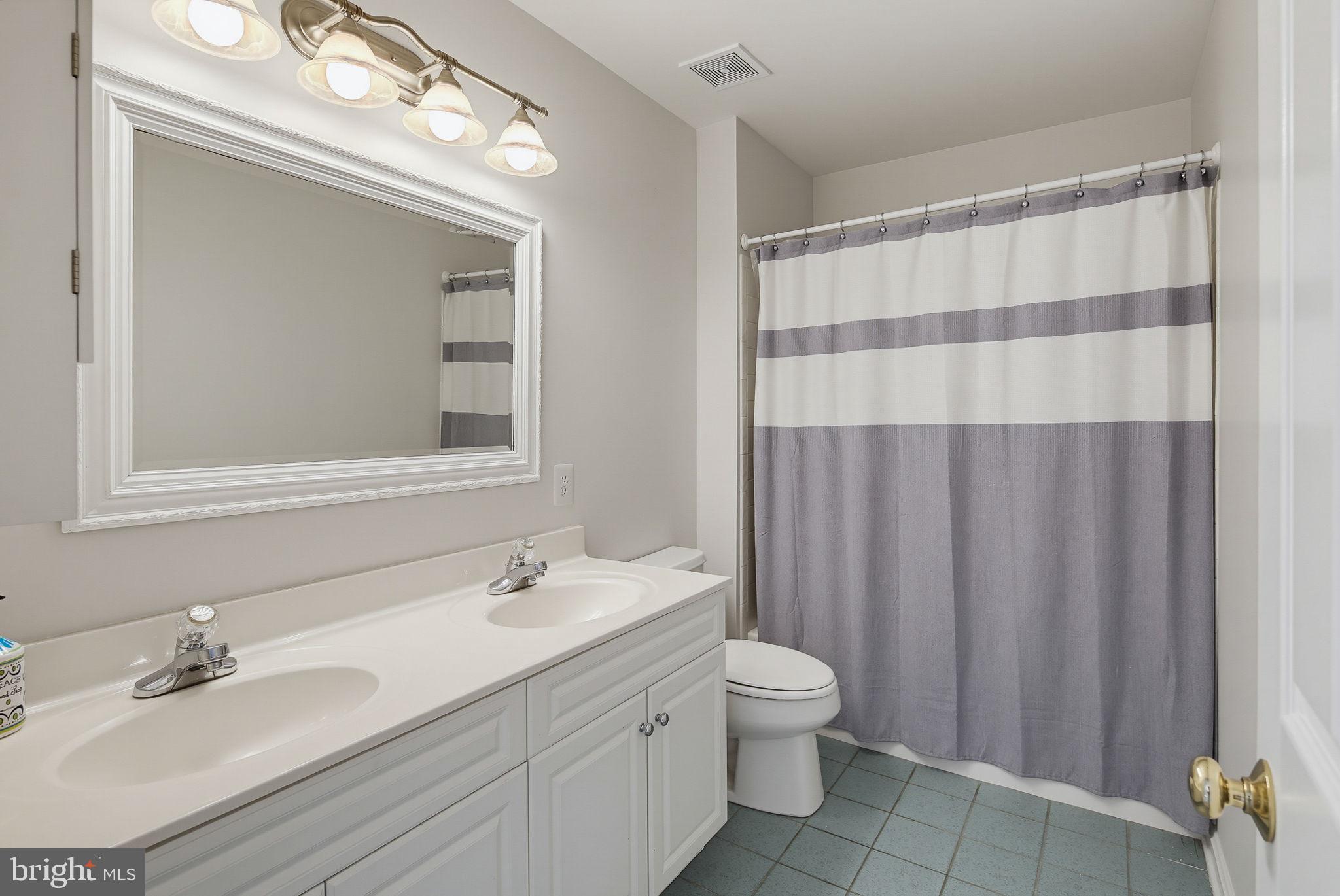 FOX VALLEY ESTATES - Residential