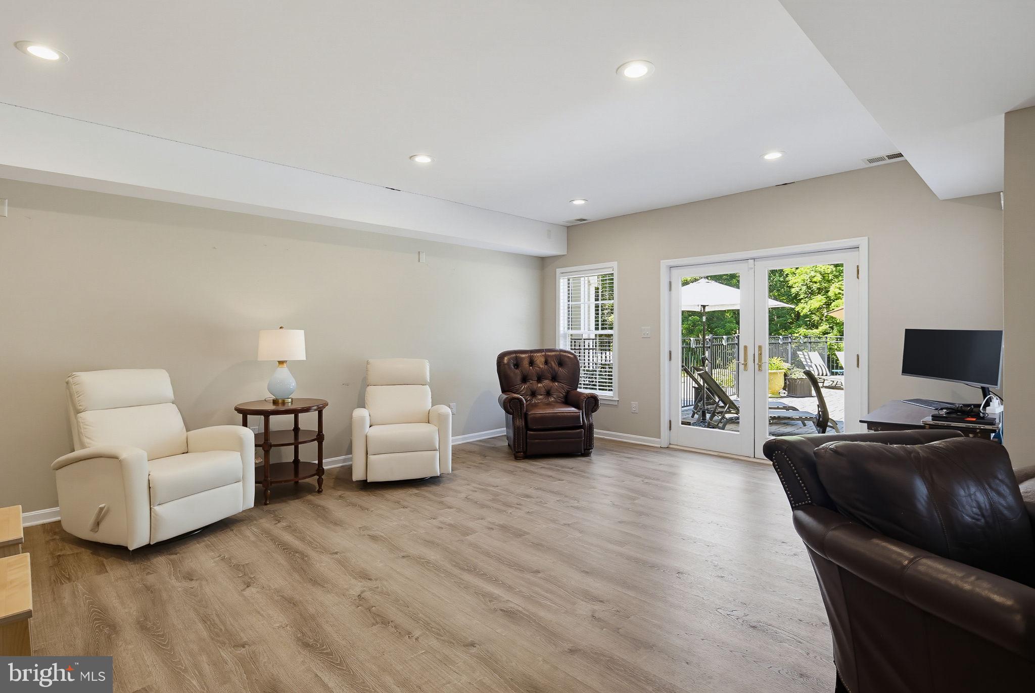 FOX VALLEY ESTATES - Residential