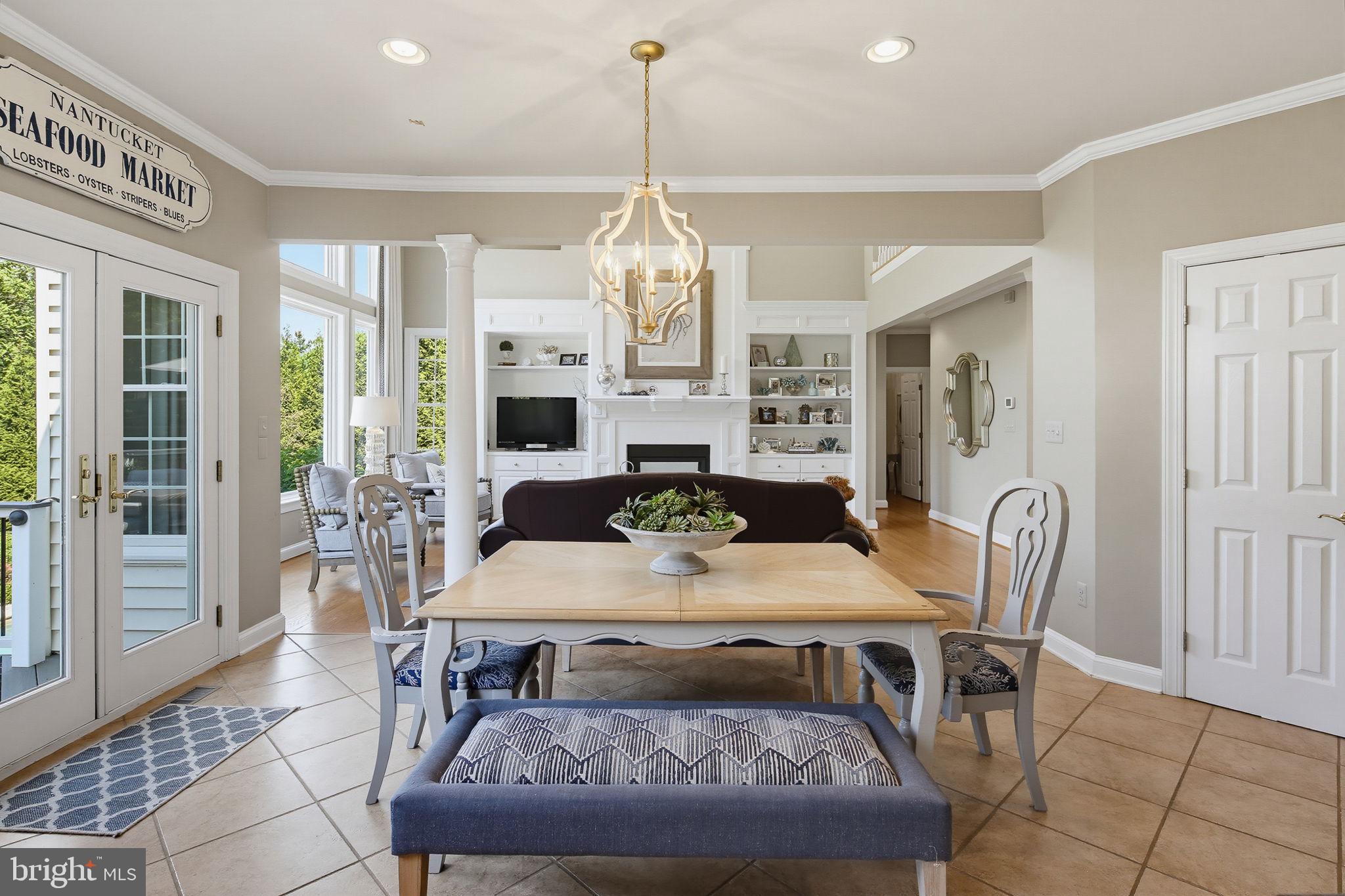 FOX VALLEY ESTATES - Residential