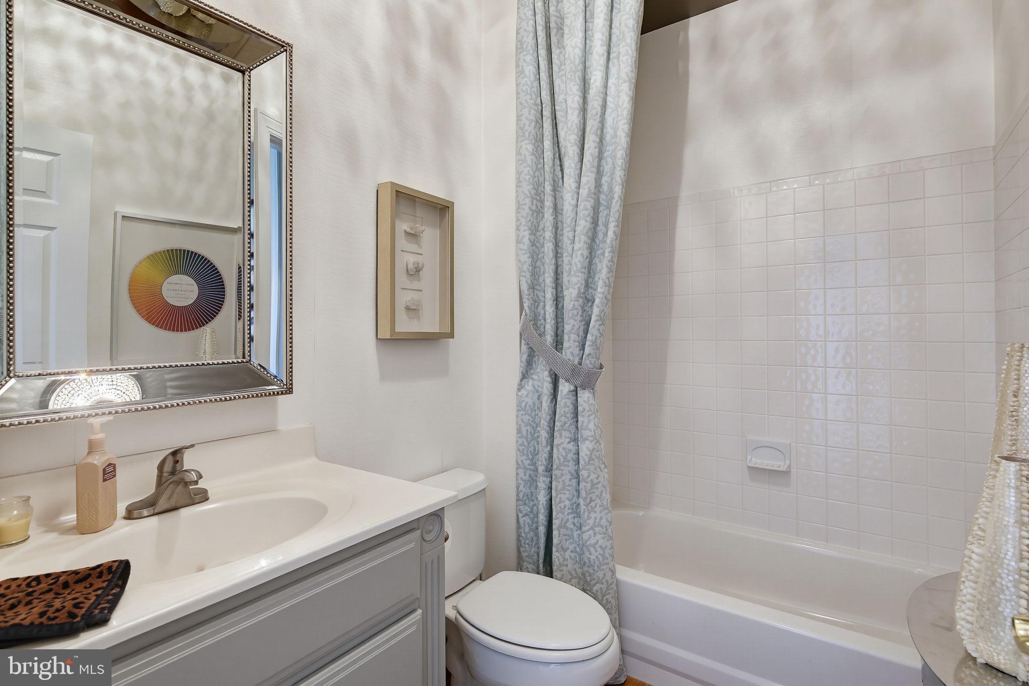 FOX VALLEY ESTATES - Residential