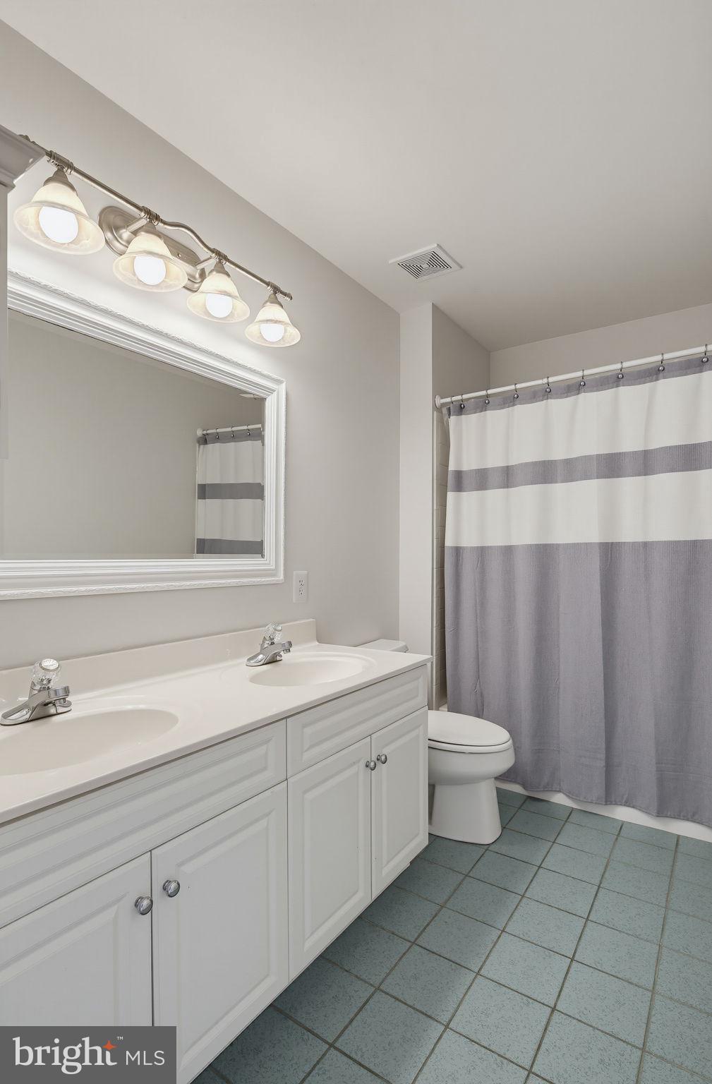 FOX VALLEY ESTATES - Residential