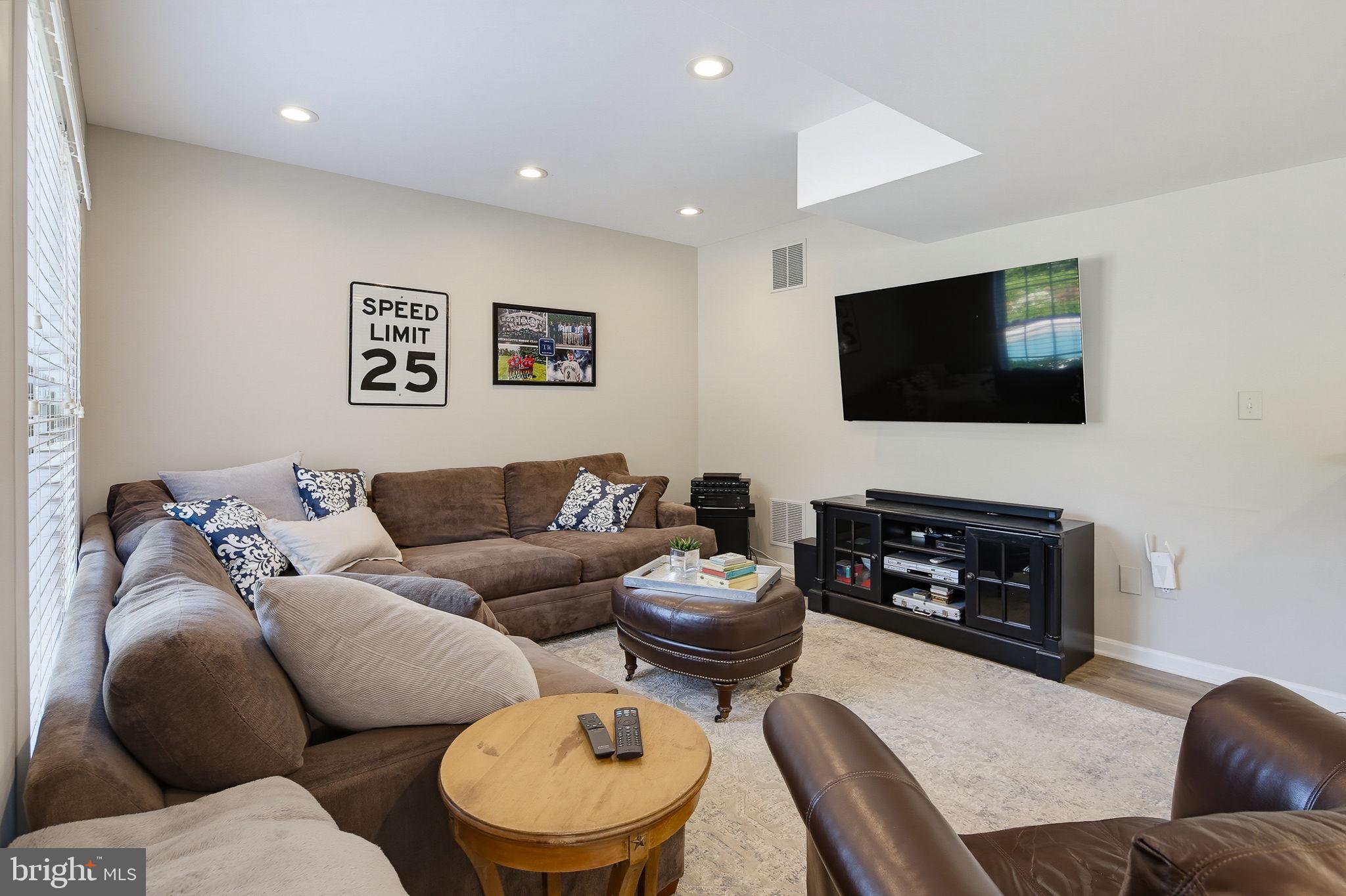 FOX VALLEY ESTATES - Residential