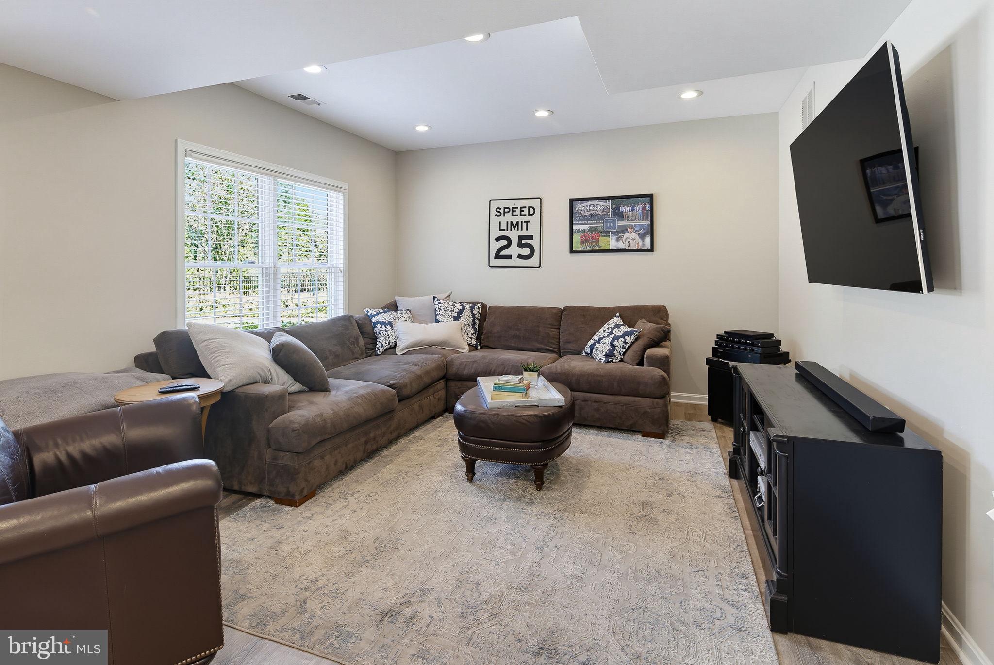 FOX VALLEY ESTATES - Residential