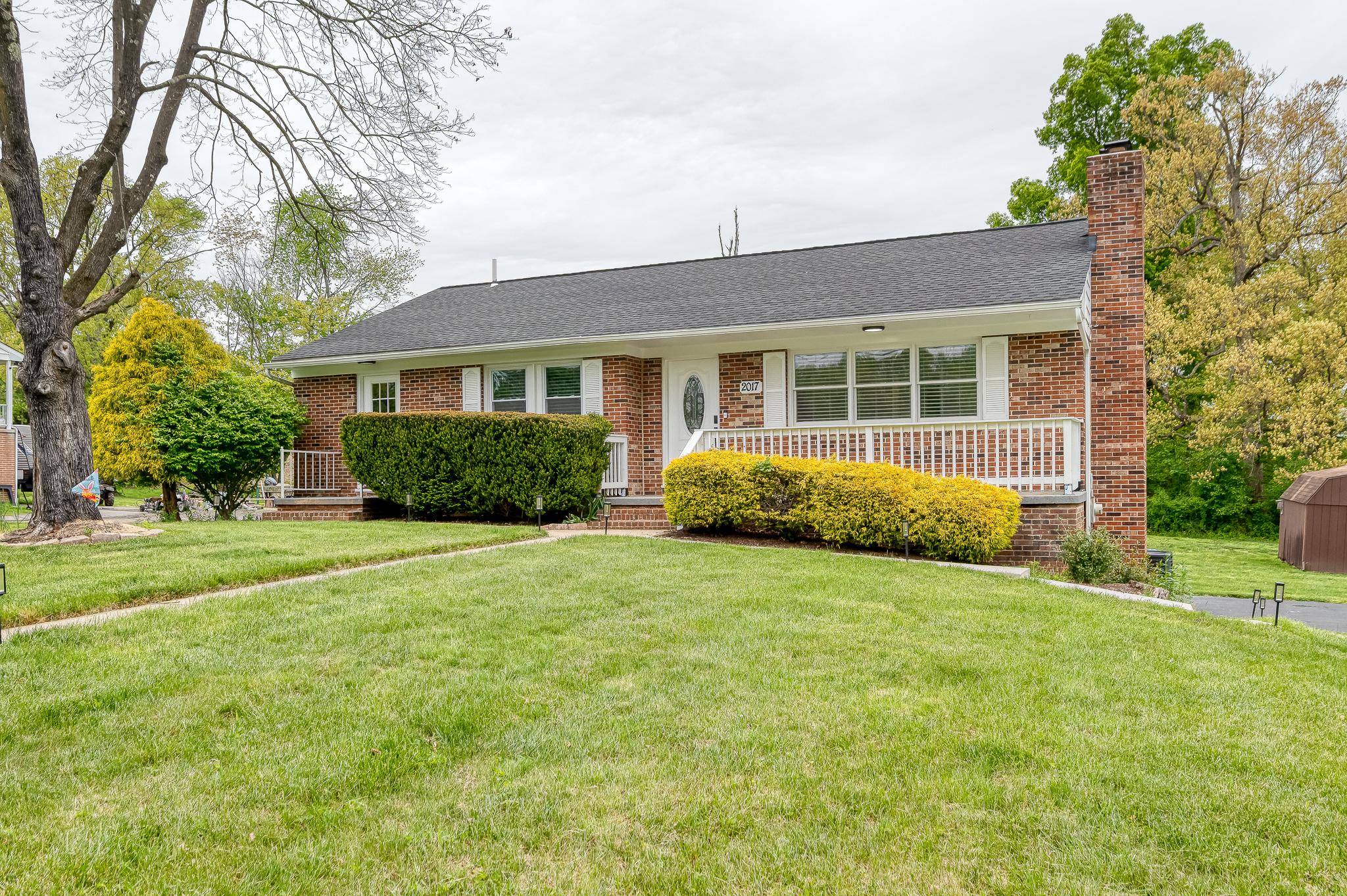 GIBSON MANOR - Residential