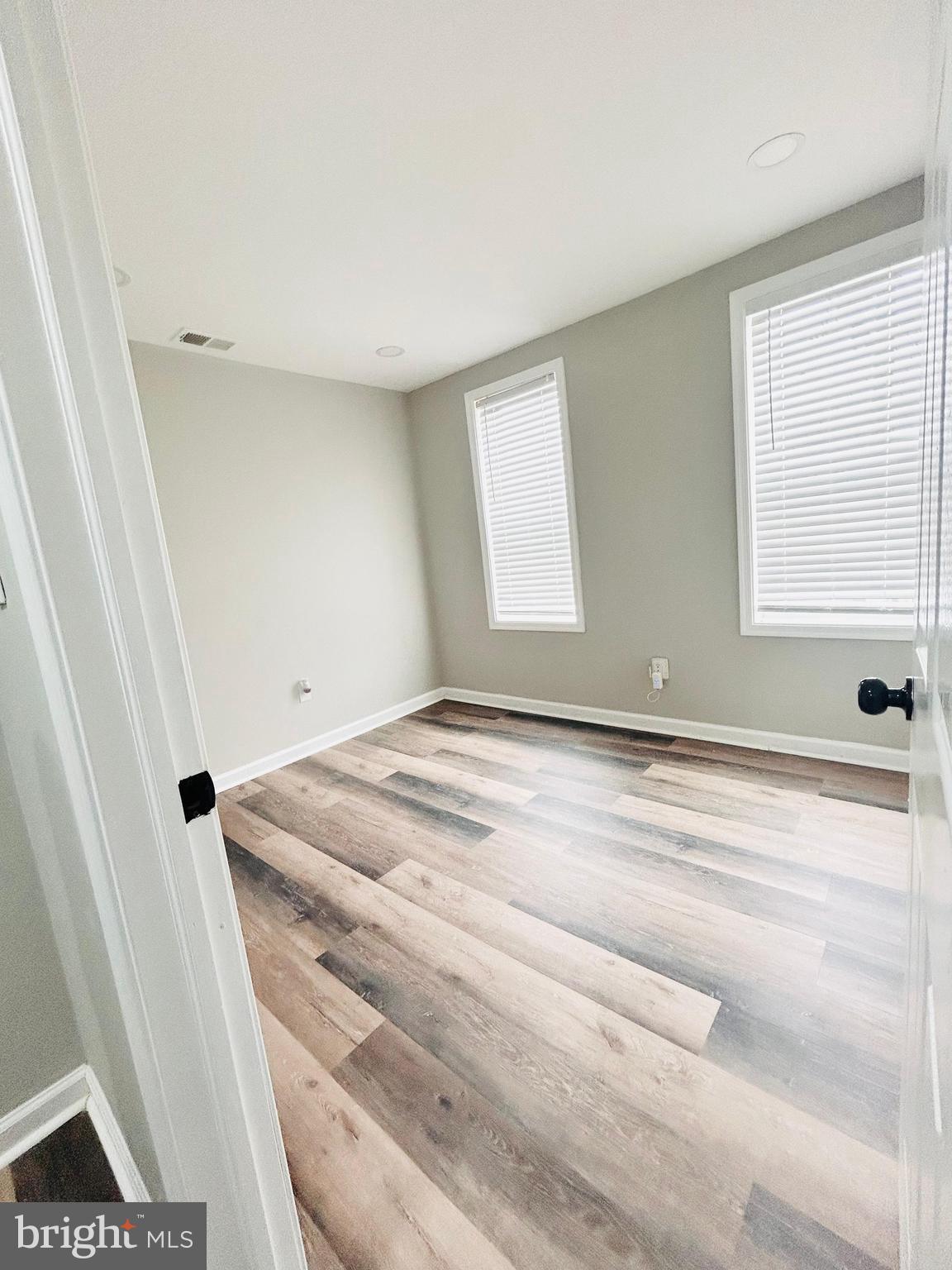 MONDAWMIN - Residential